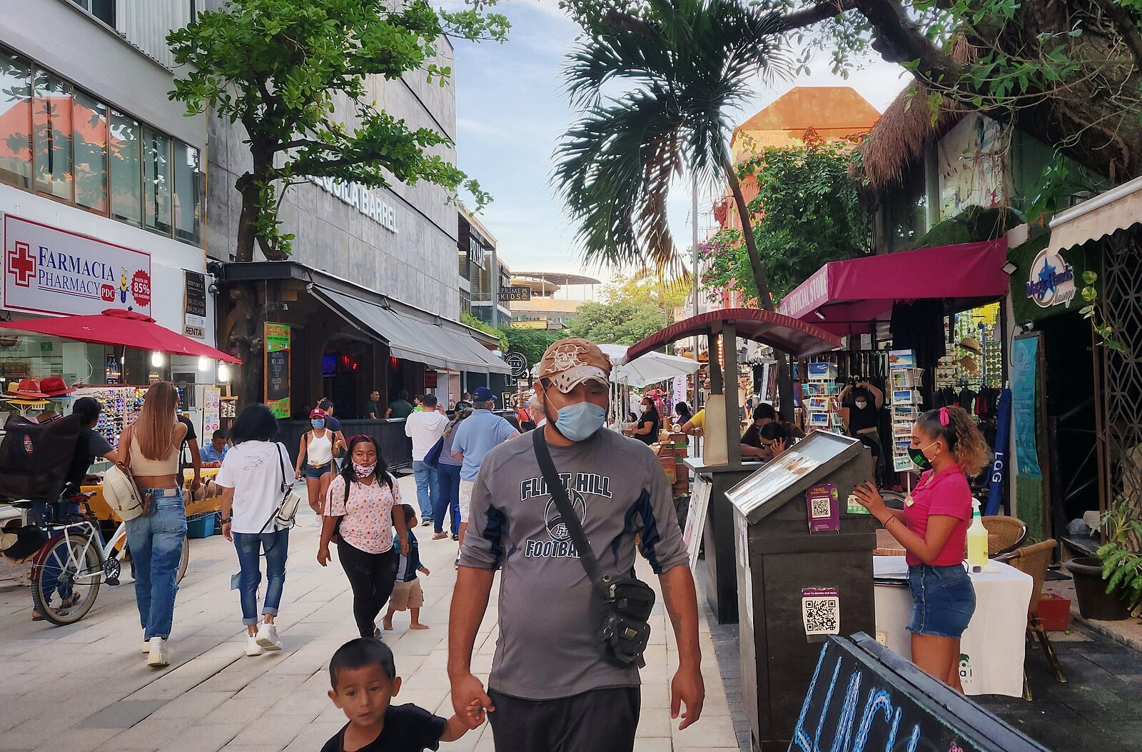 Quinta Avenida Playa del Carmen Mexico street