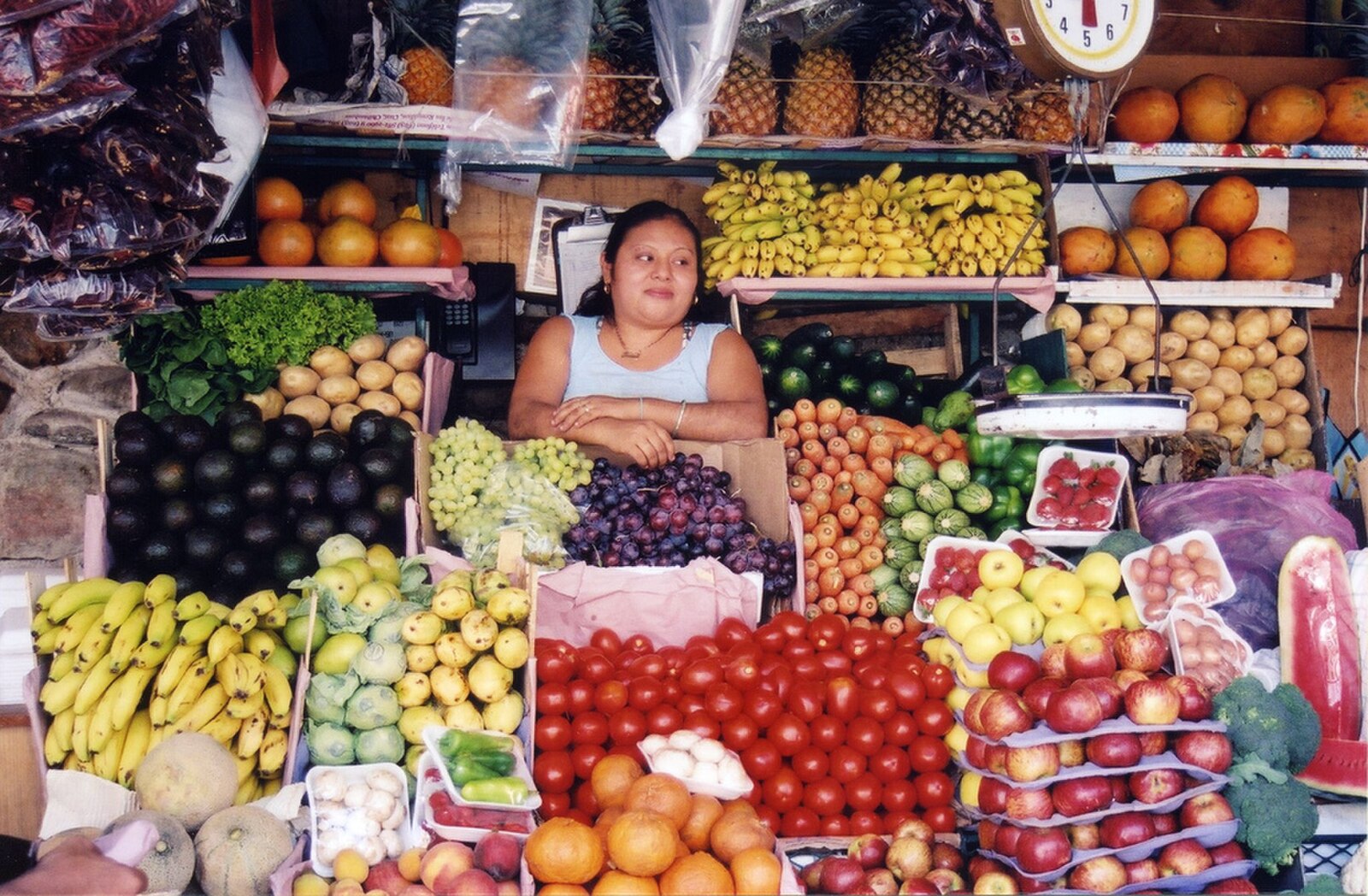 El Salvador street market vendor