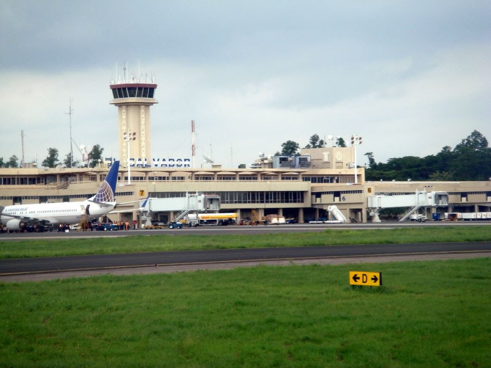 El Salvador international airport terminal