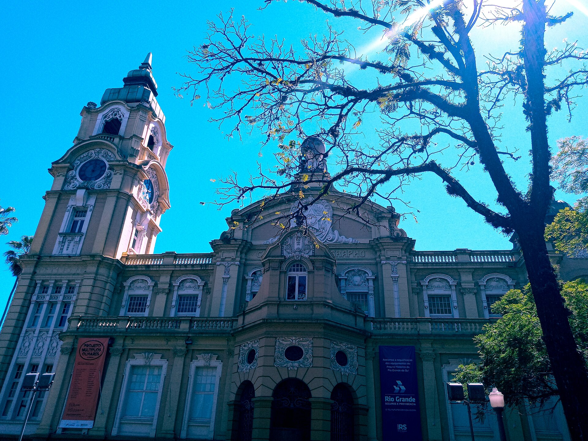 A Correios post office building in Porto Alegre, Brazil