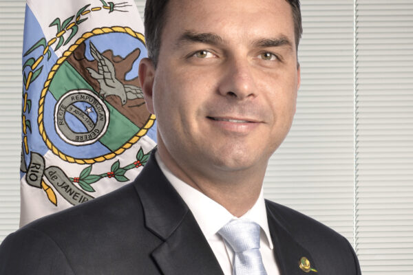 Official Brazilian Senate portrait of Senator Flavio Bolsonaro in a dark suit