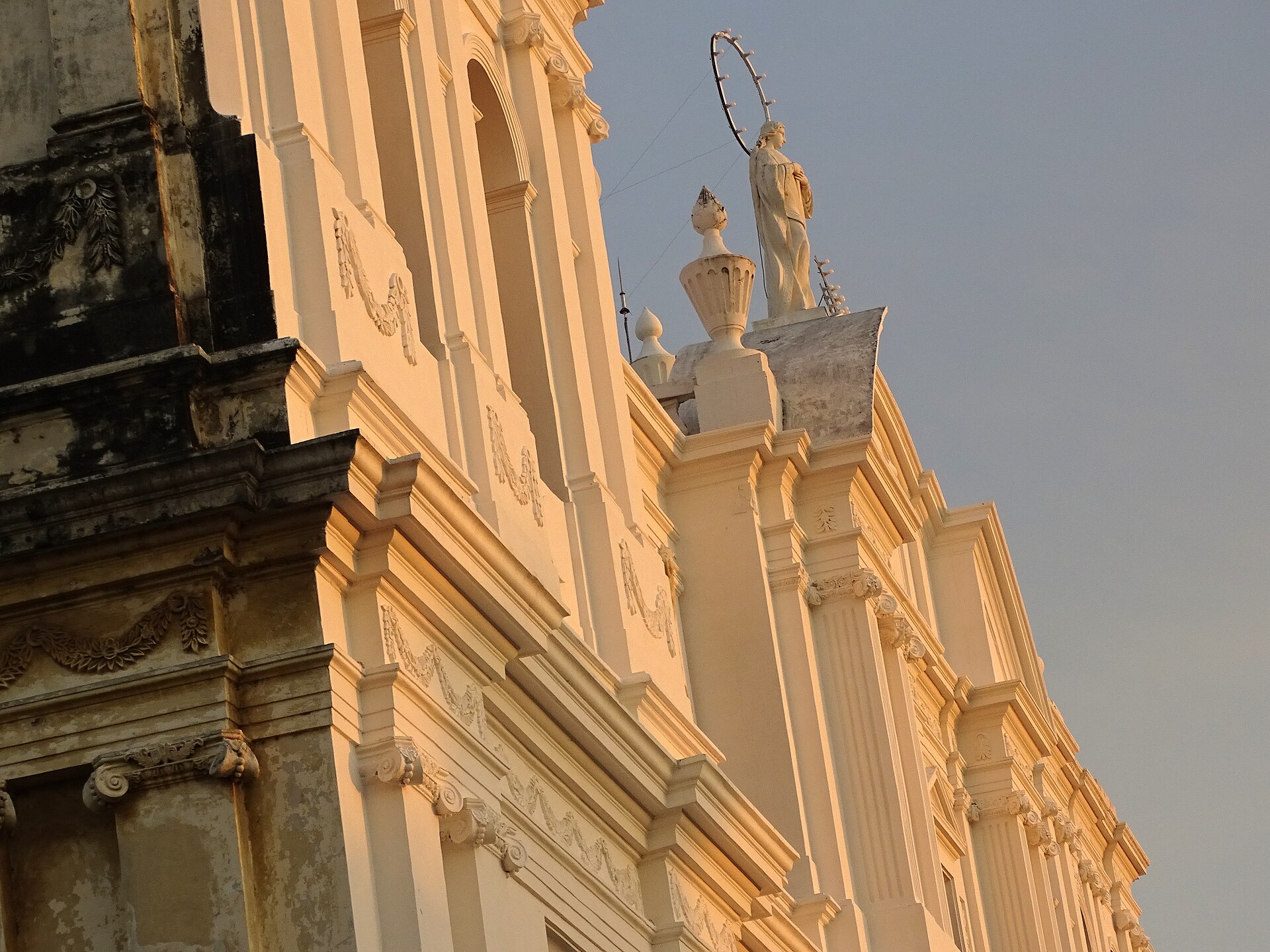 is Nicaragua safe for expats Leon cathedral facade