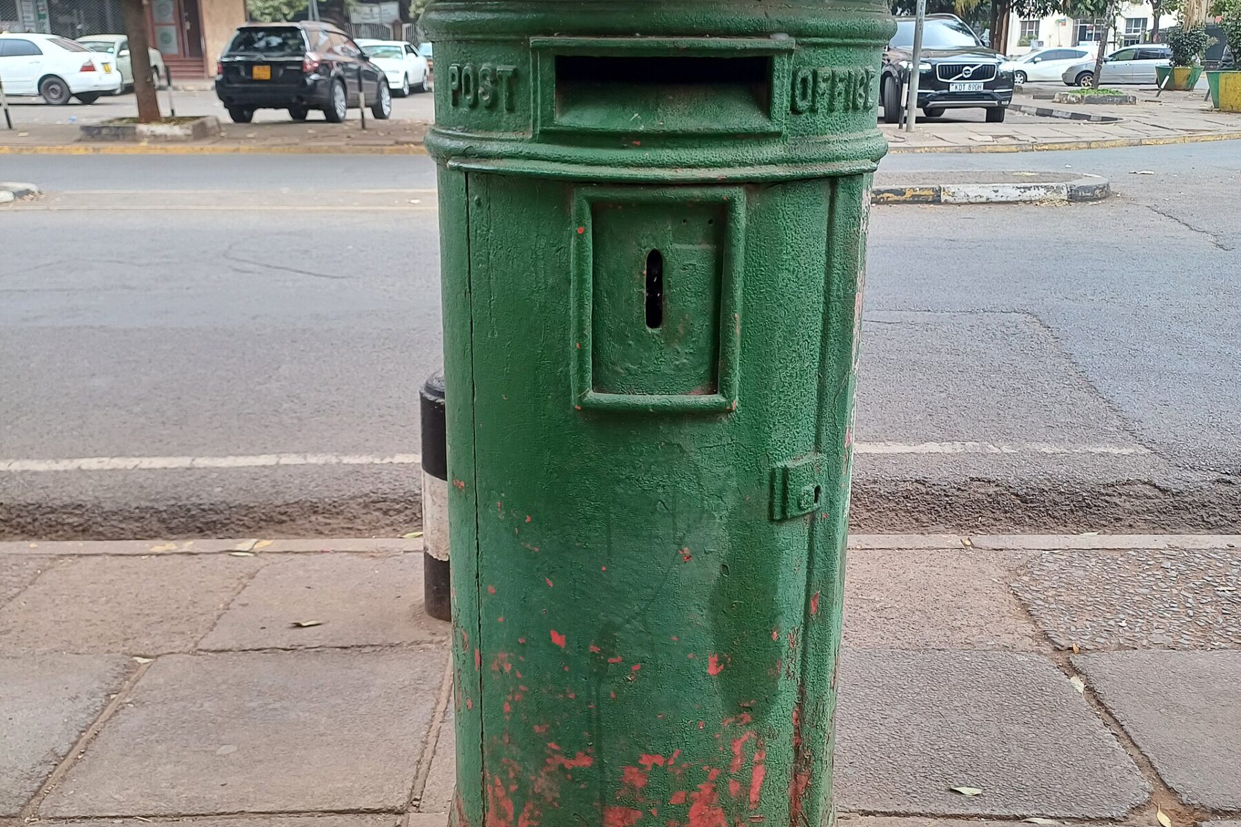 A street in the central business district of Nairobi