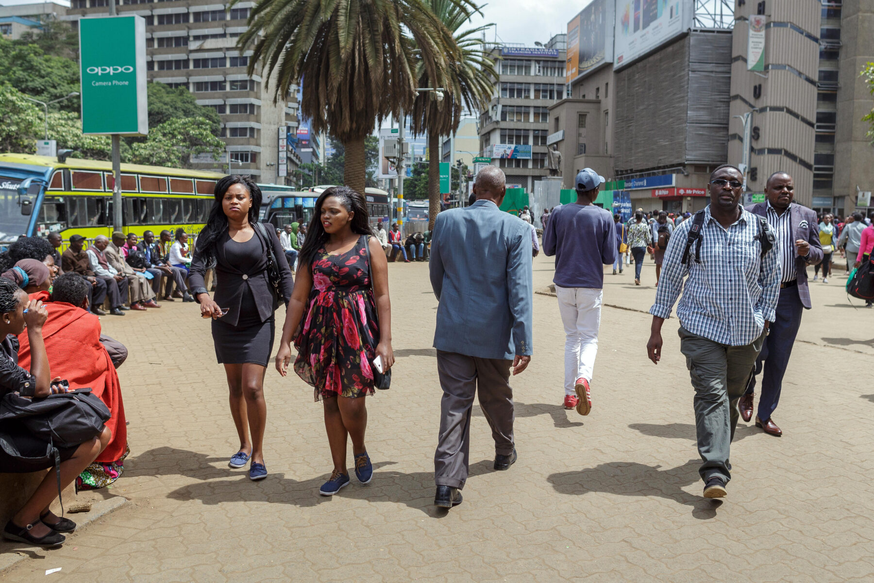 Fussgaenger in Nairobi