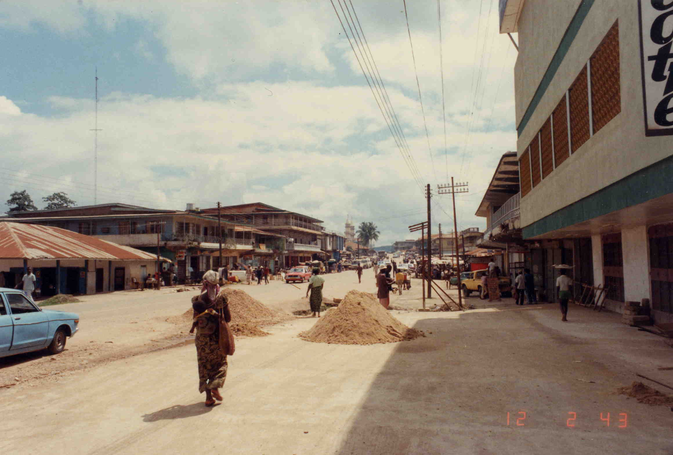 A street in Koidu, Kono District, Sierra Leone