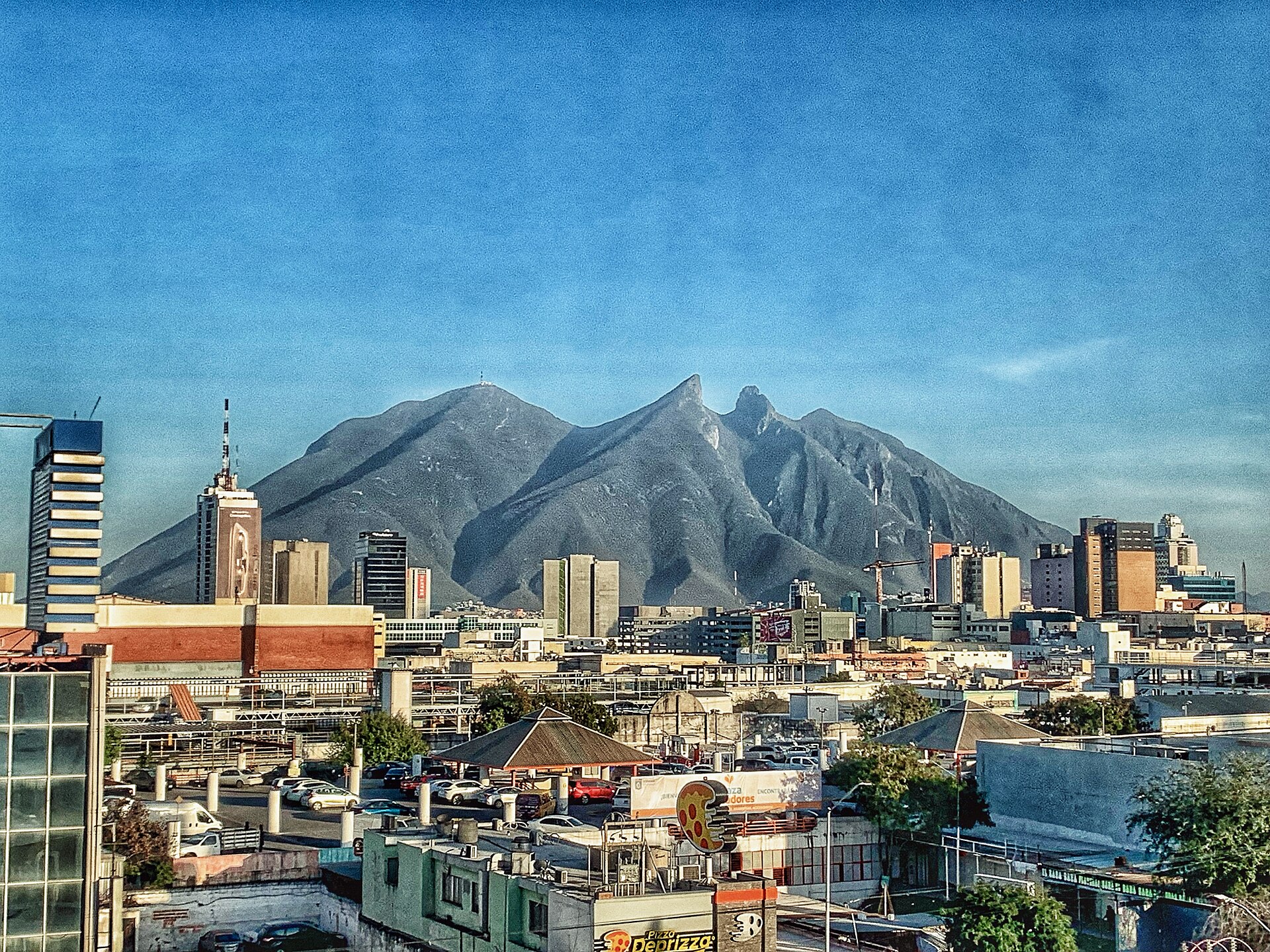 Monterrey and the Cerro de la Silla, heart of the Nuevo León nearshoring corridor