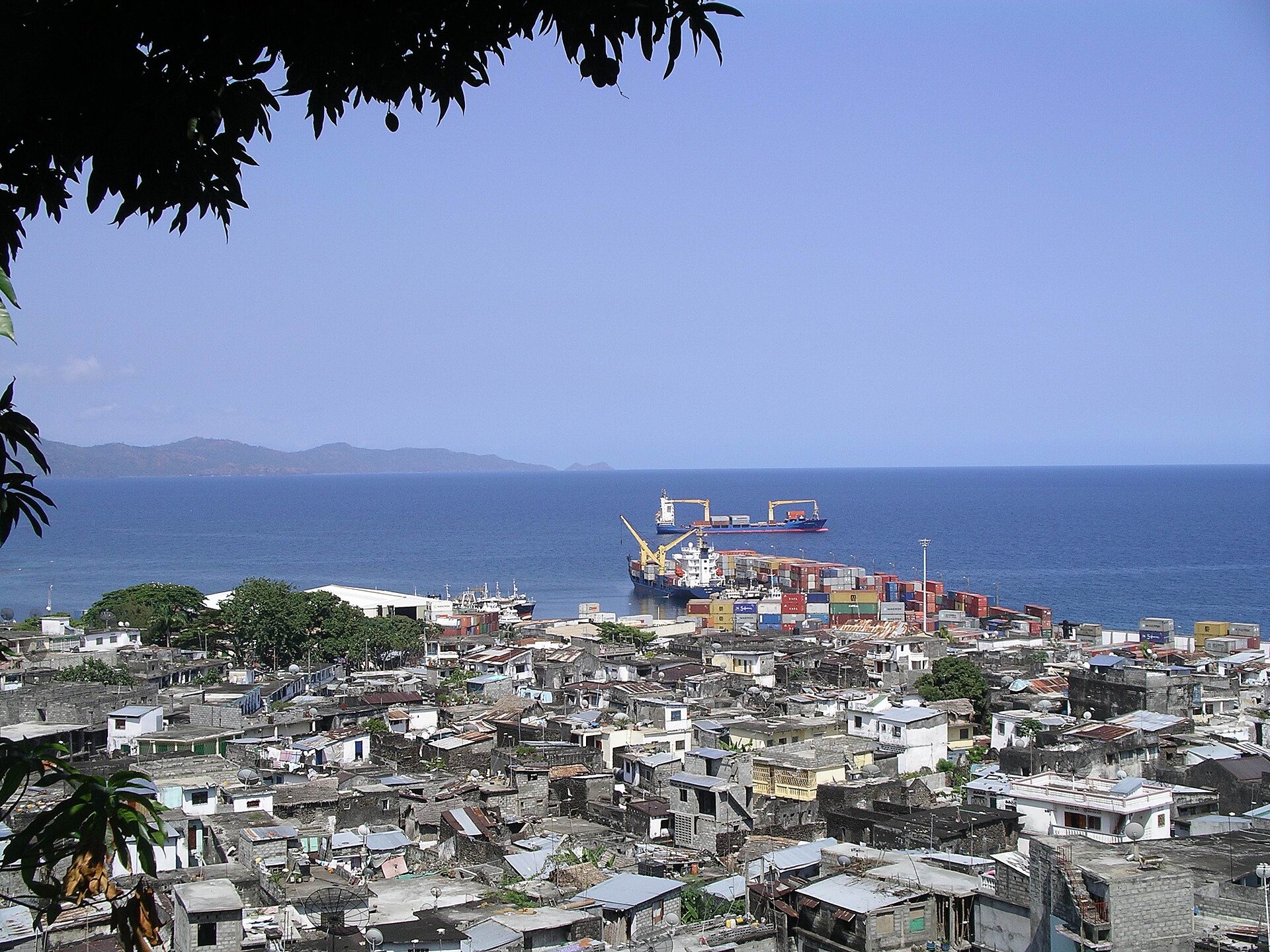 Moroni waterfront
