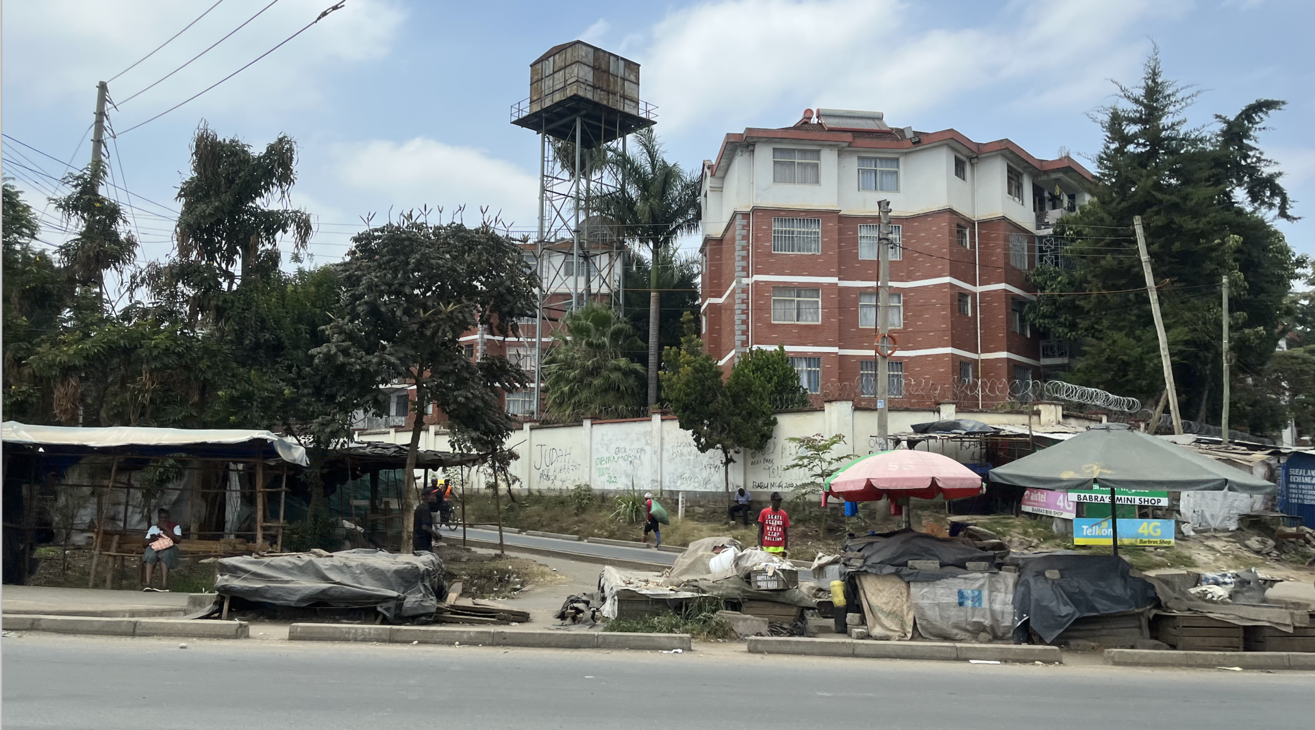 Street vendors in Nairobi