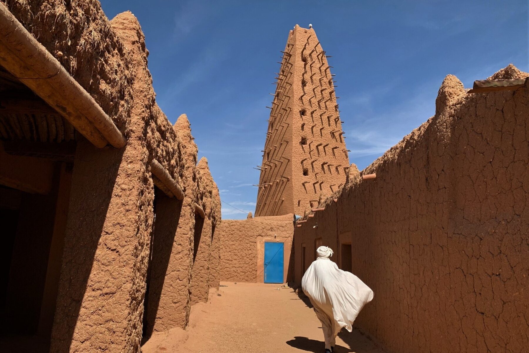 Niger explained 2026 — the mud-brick minaret of the Grand Mosque of Agadez