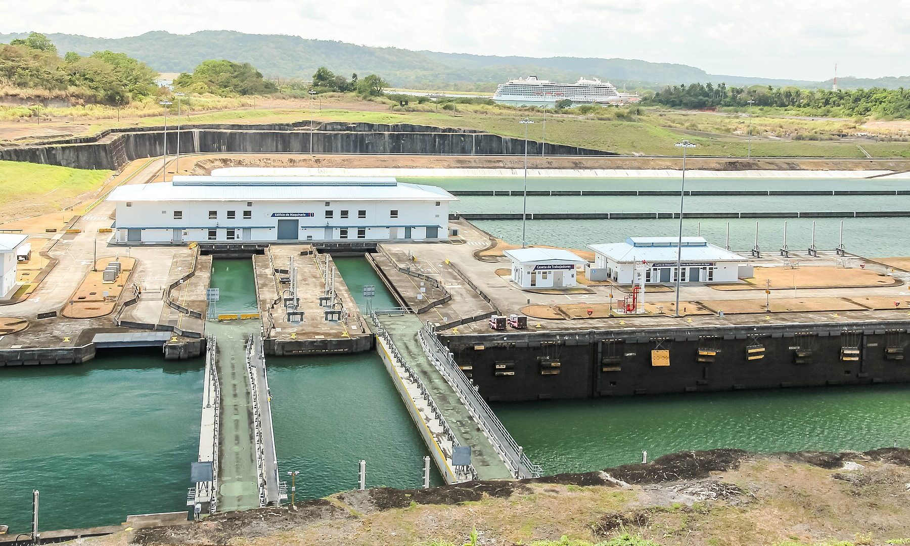 Panama explained 2026 — the Agua Clara locks of the Panama Canal with their water-reuse basins