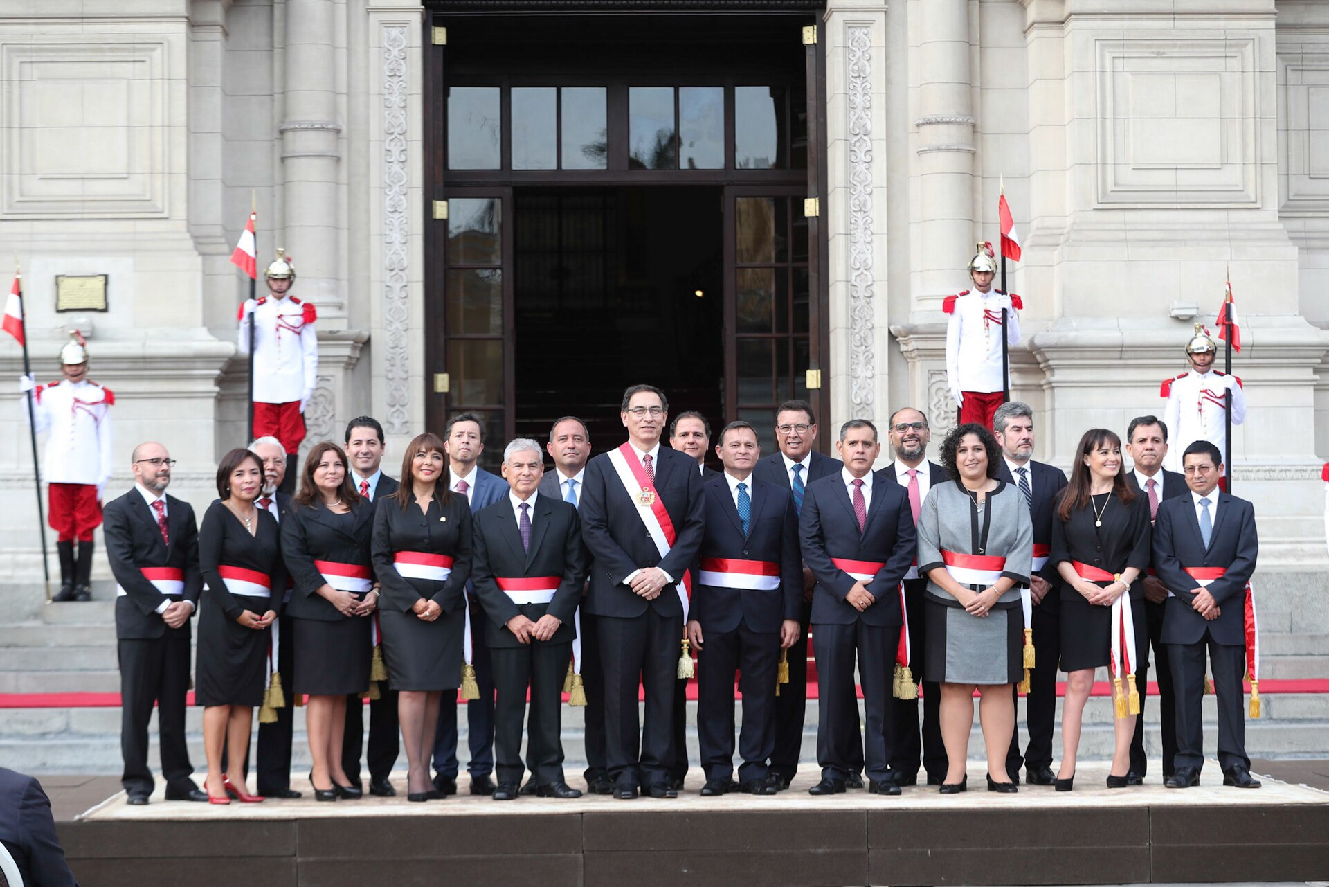 President Martin Vizcarra and his cabinet in 2018, part of Peru political instability since 2016