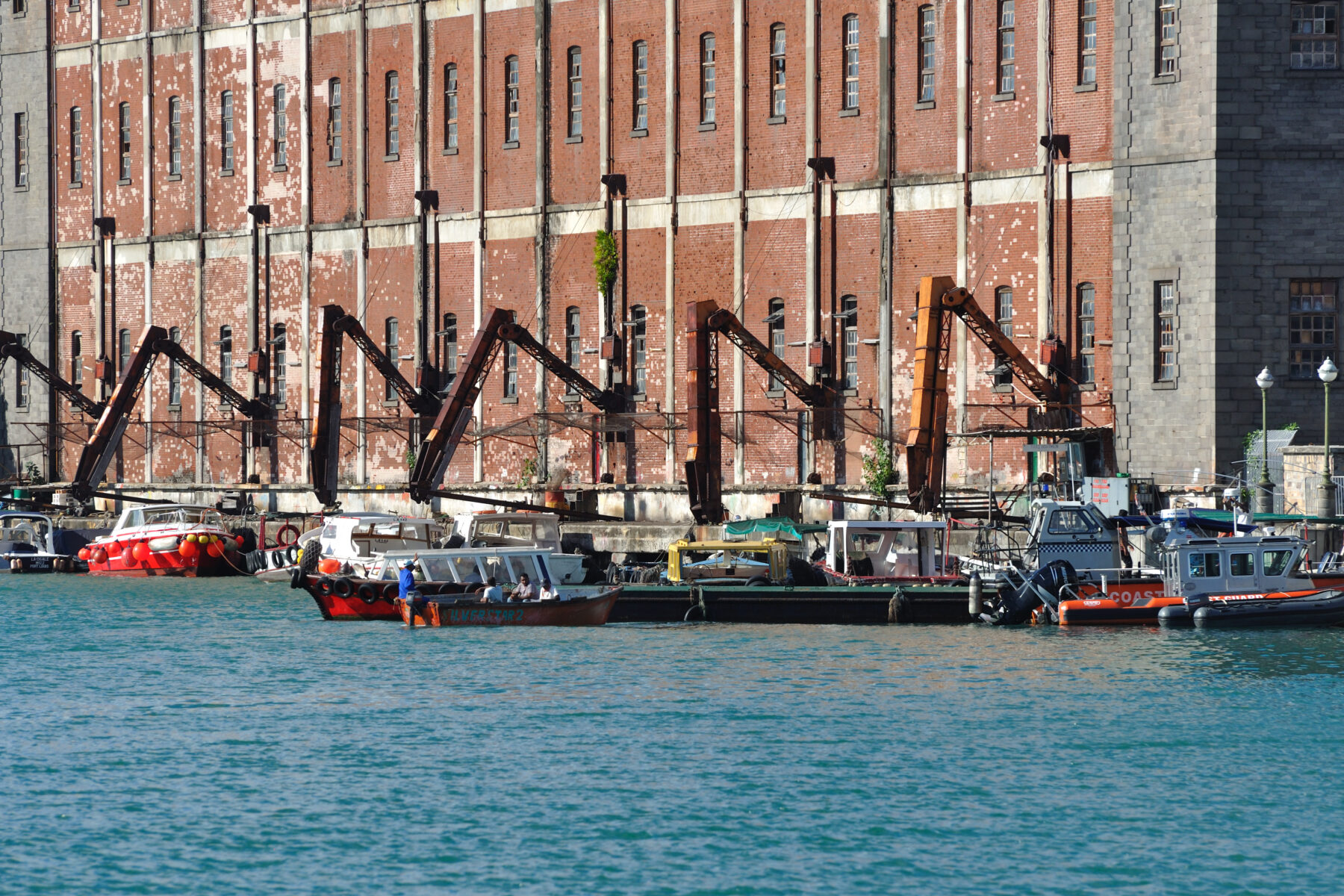 Port Louis, Mauritius (Hansueli Krapf, CC BY-SA 3.0, via Wikimedia Commons)