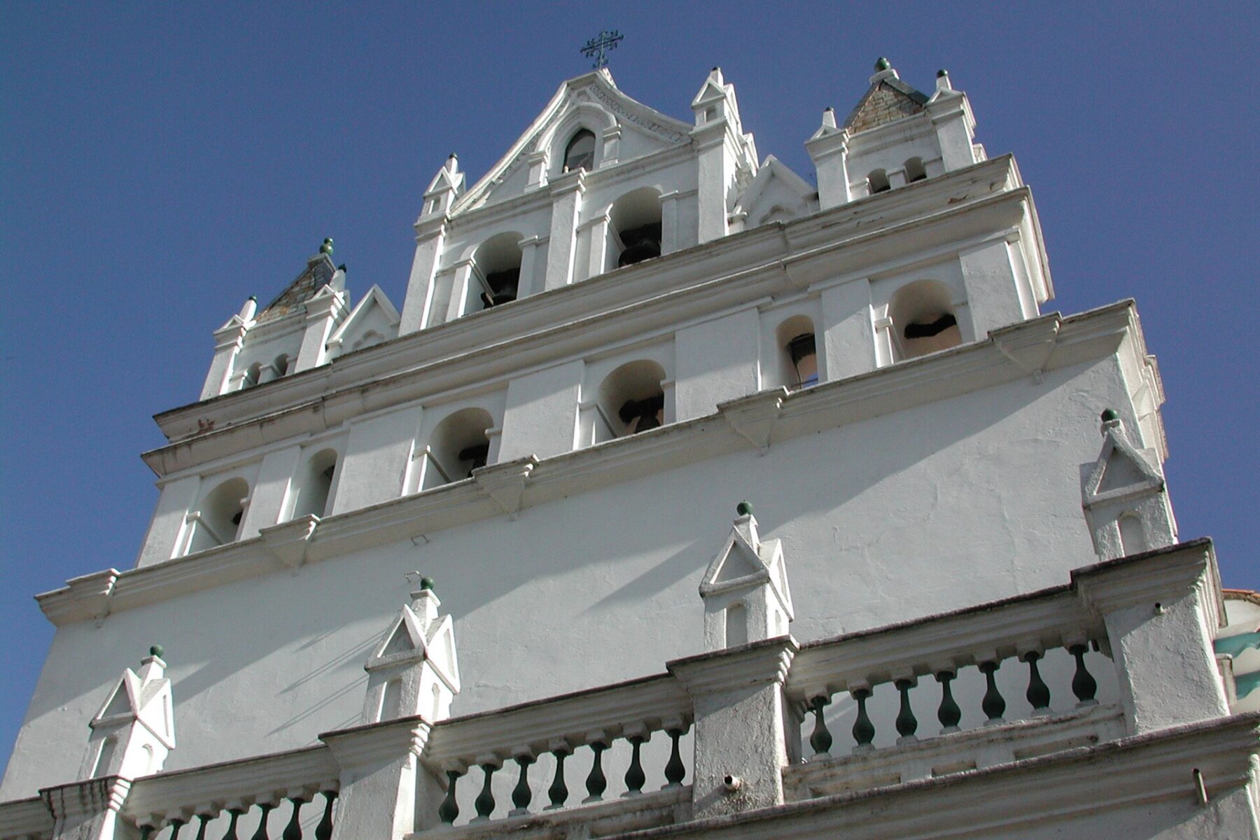 residency in Ecuador Cuenca white church