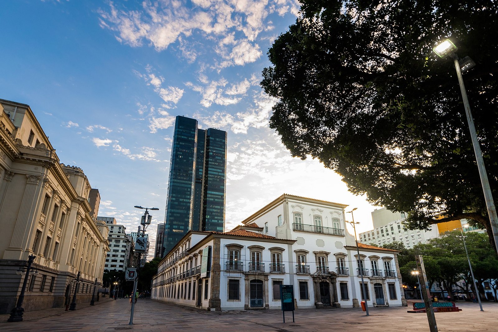 Paço Imperial, Rio de Janeiro's colonial-era palace in Praça XV, at dusk.