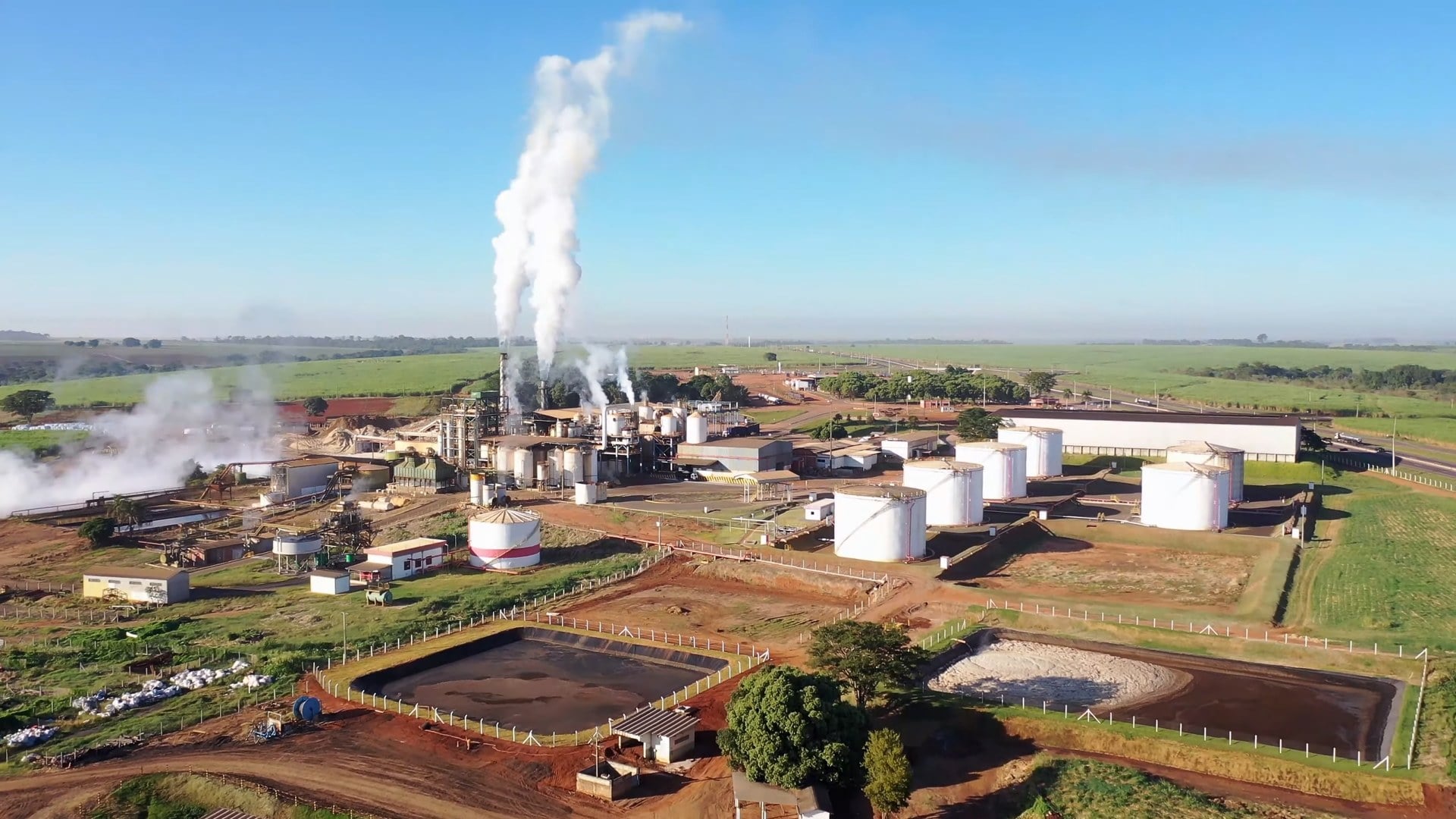 Raízen — aerial view of the company's Destivale sugar and ethanol plant in Araçatuba, São Paulo