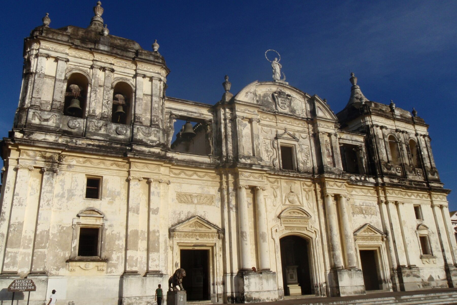 Le\u00f3n Cathedral in Nicaragua, site of the September 1 reform session