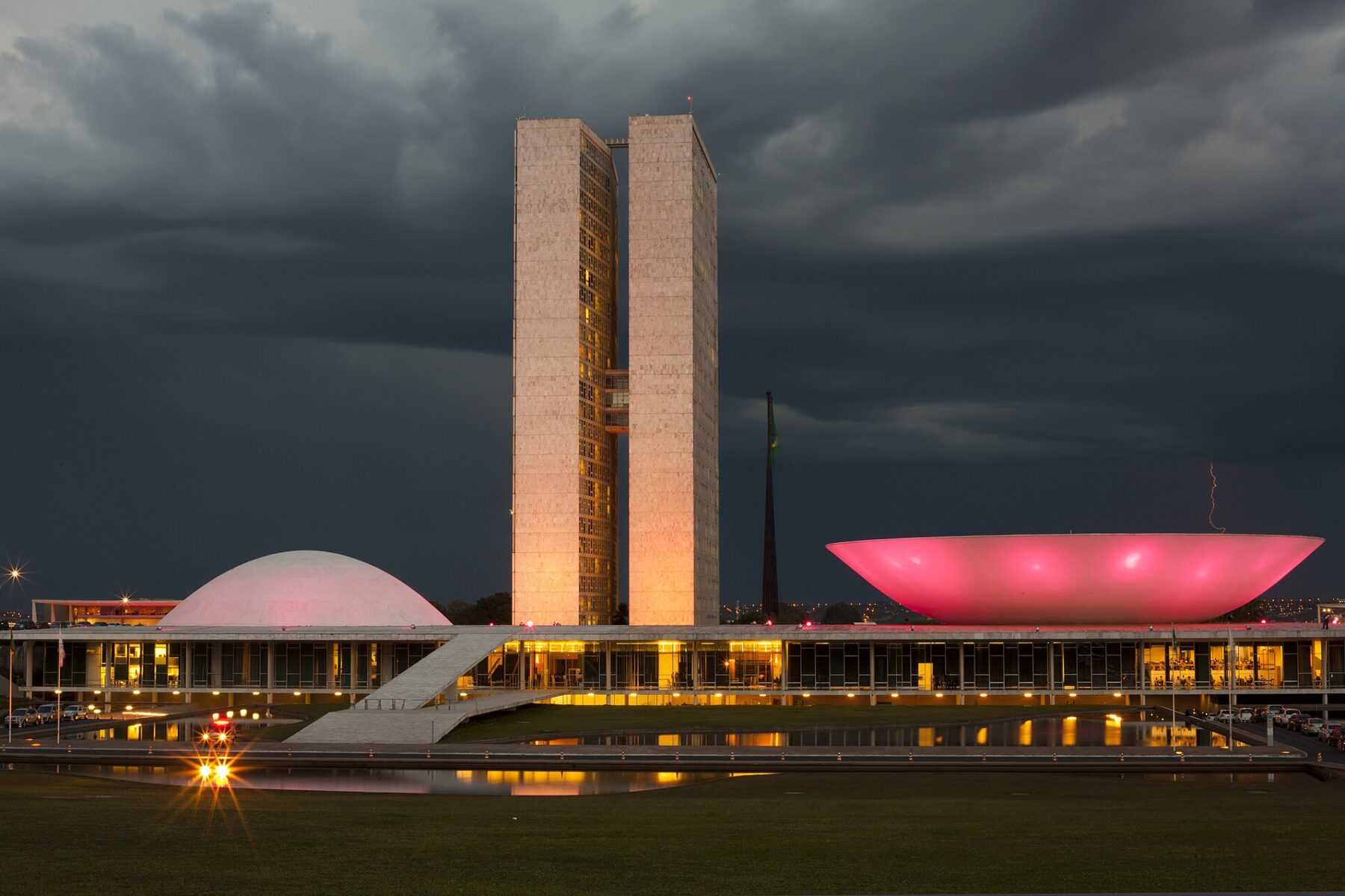 A Brazilian polling station, sixteen days before the first round of the presidential election
