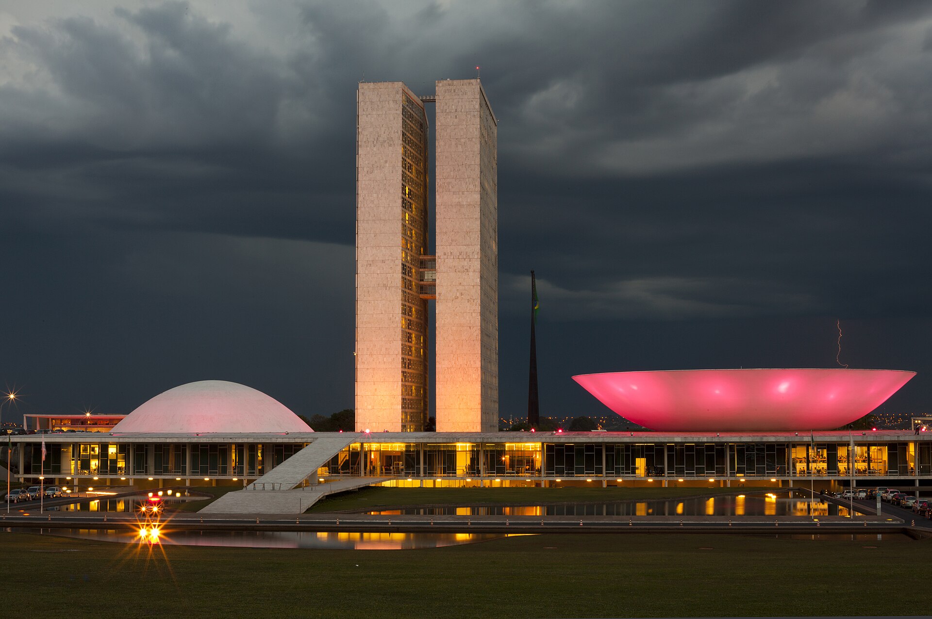 A Brazilian polling station, sixteen days before the first round of the presidential election