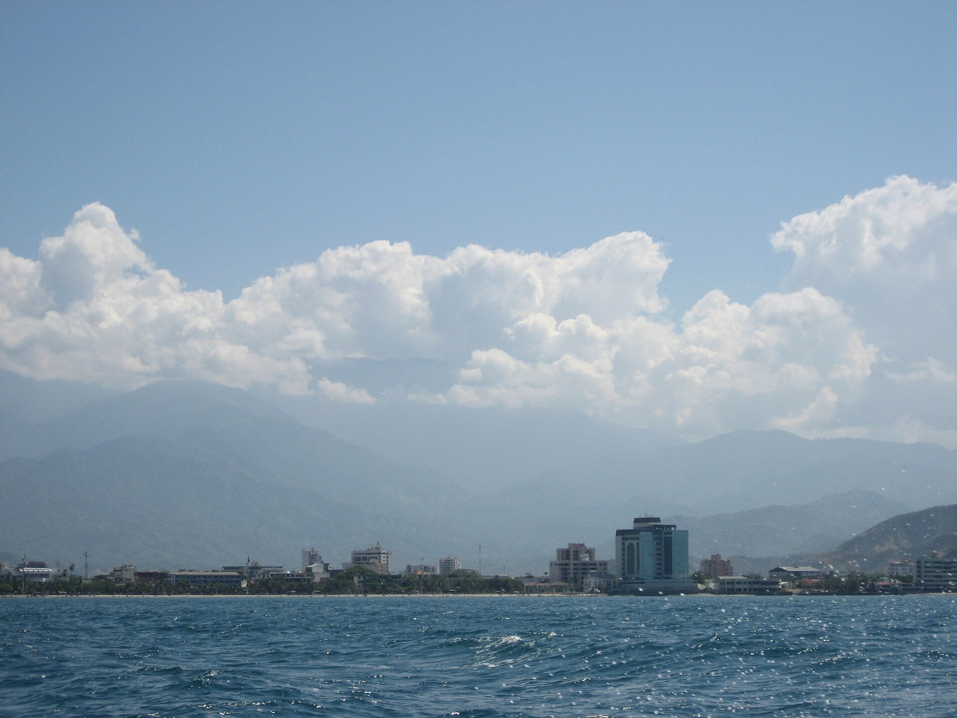 Santa Marta seen beneath the Sierra Nevada, the area covered by the Santa Marta armed strike