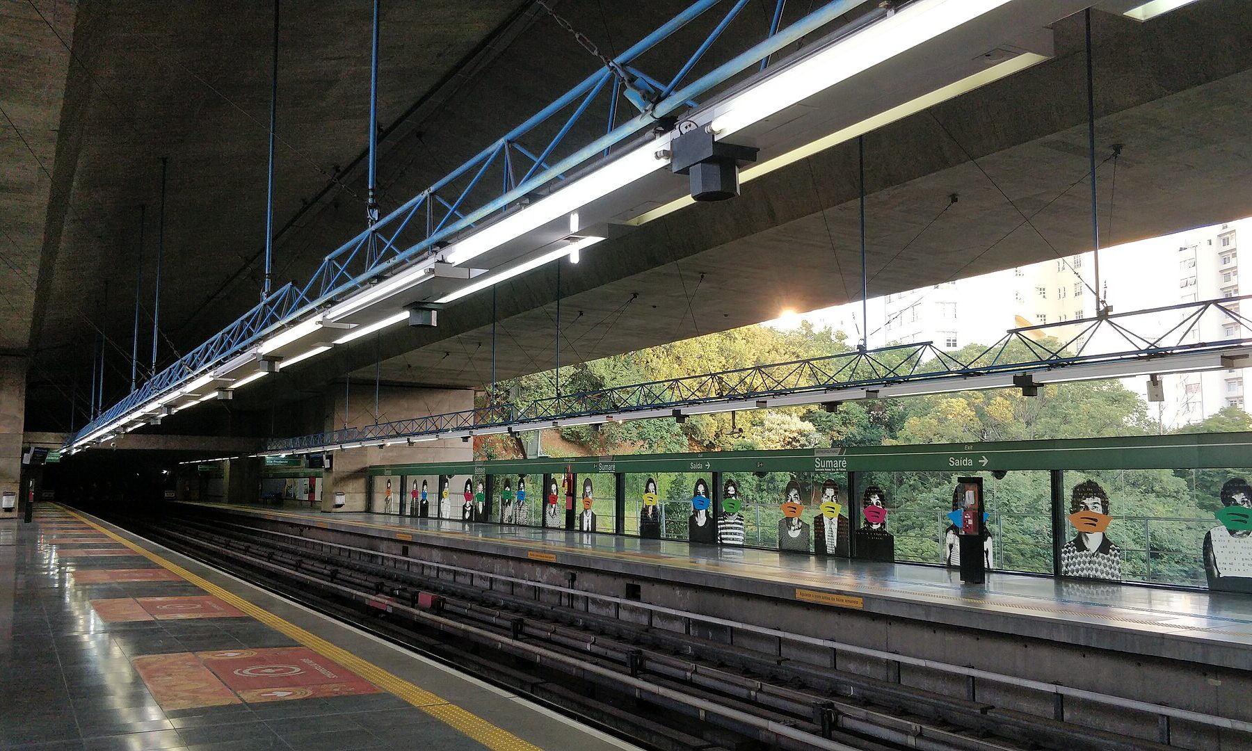Platform of Sumaré metro station on Line 2 in São Paulo