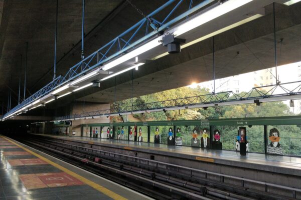 Platform of Sumaré metro station on Line 2 in São Paulo