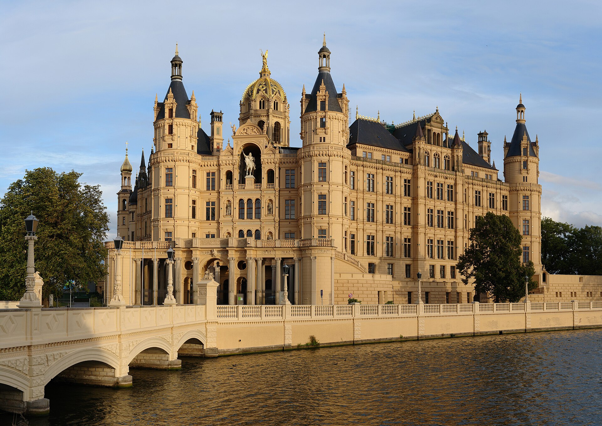 Schwerin Castle, seat of the Mecklenburg-Vorpommern state parliament, on its lake at sunset