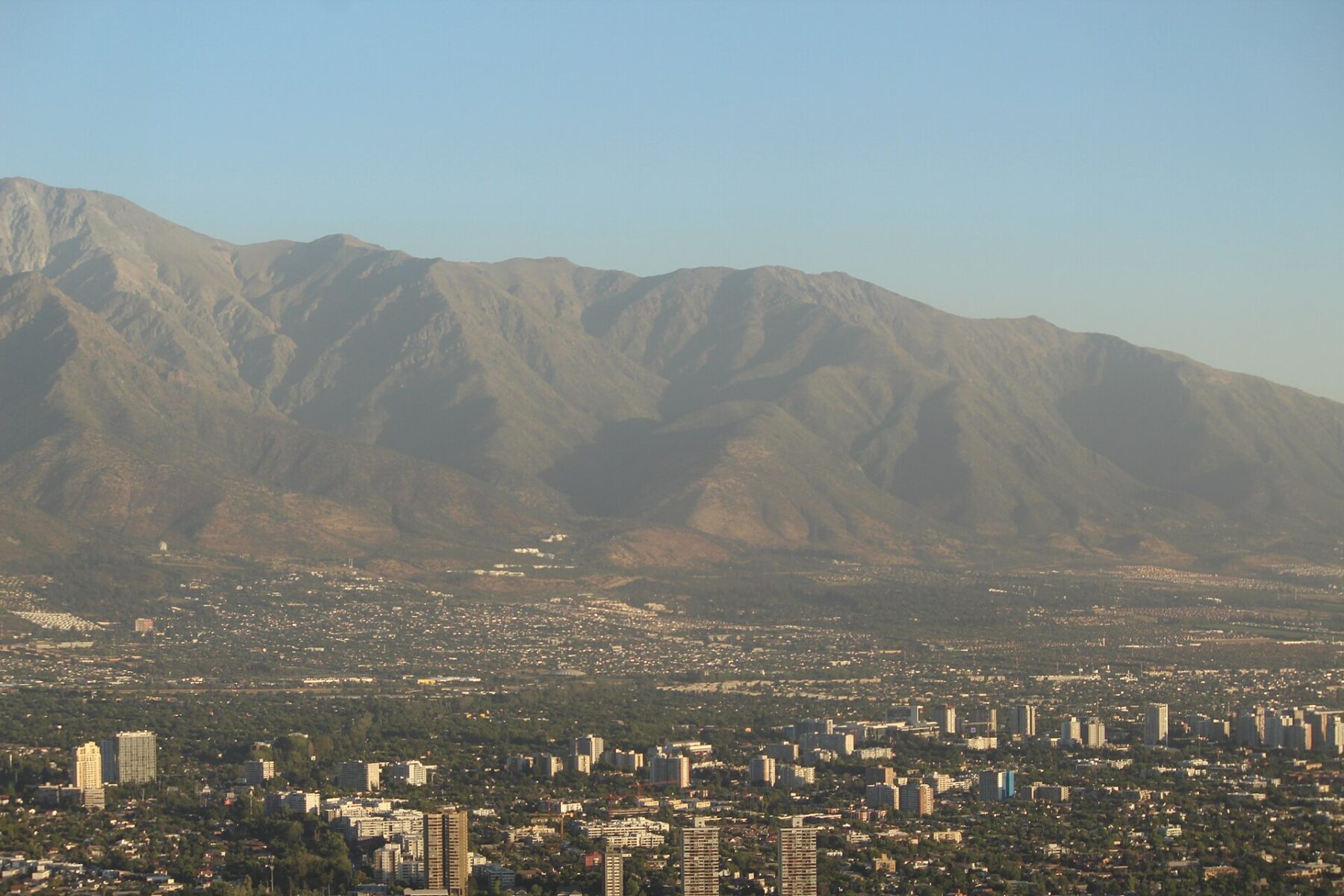 Santiago de Chile spread out beneath the Andes