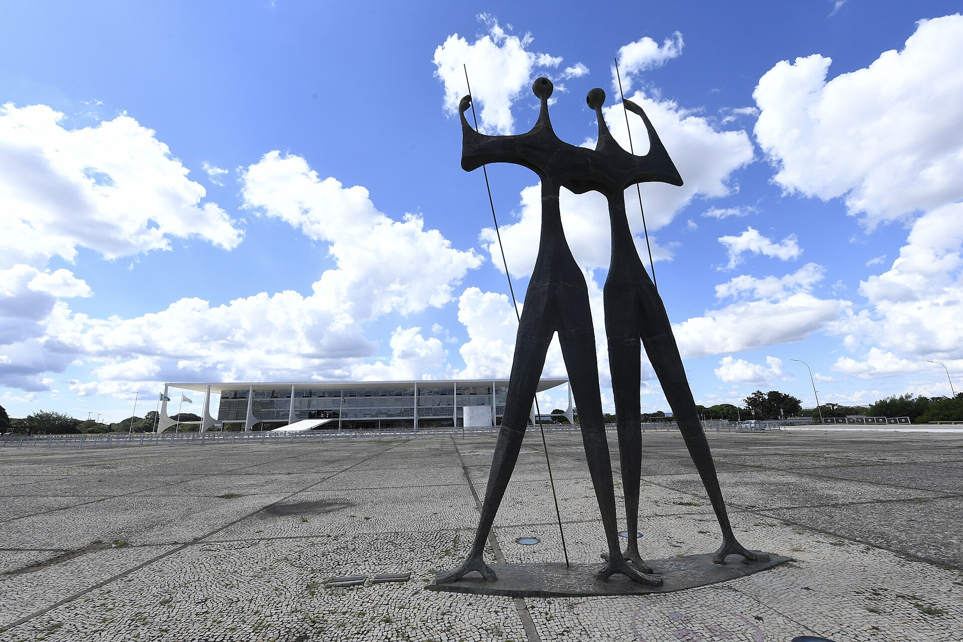 The Square of the Three Powers in Brasília