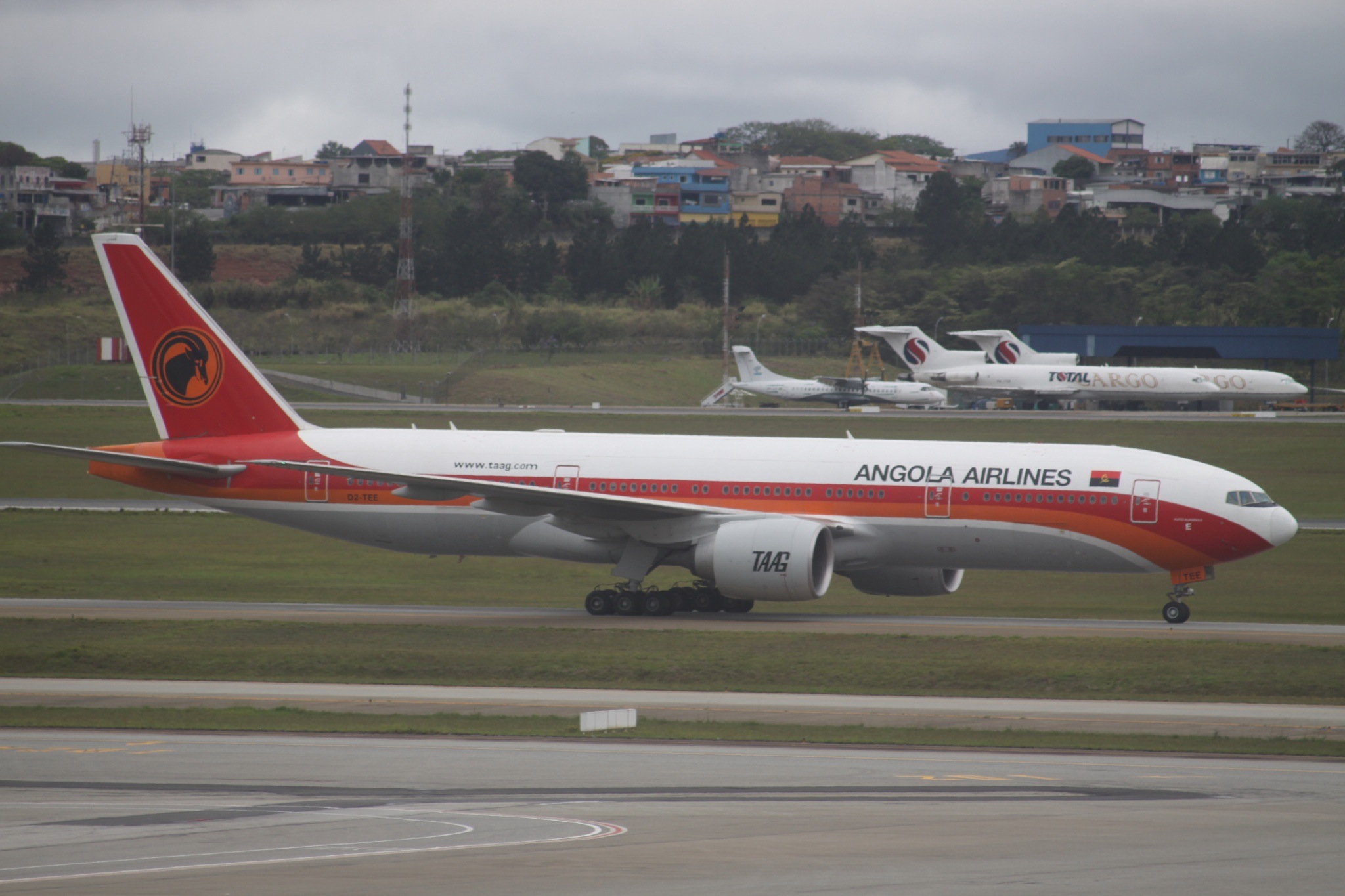 TAAG Cabo Verde route — a TAAG Angola Airlines Boeing 777