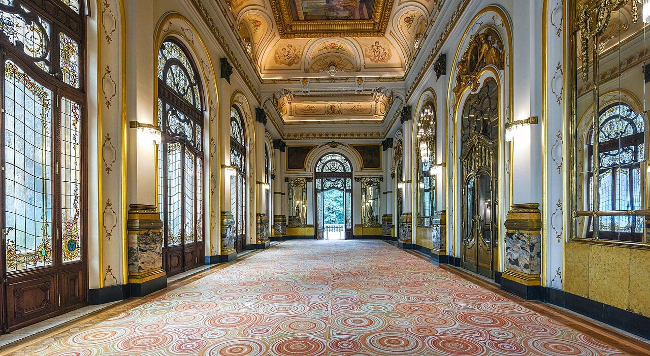 The gilded foyer of the Theatro Municipal in São Paulo