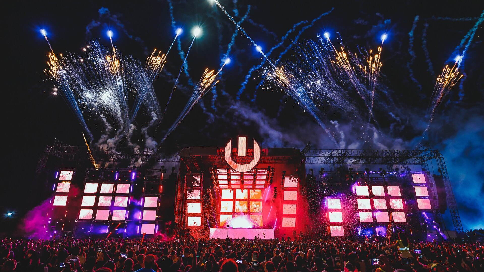 Fireworks over the Ultra main stage at the Johannesburg edition in 2017, a preview of ULTRA South Africa 2027 in Johannesburg and Cape Town