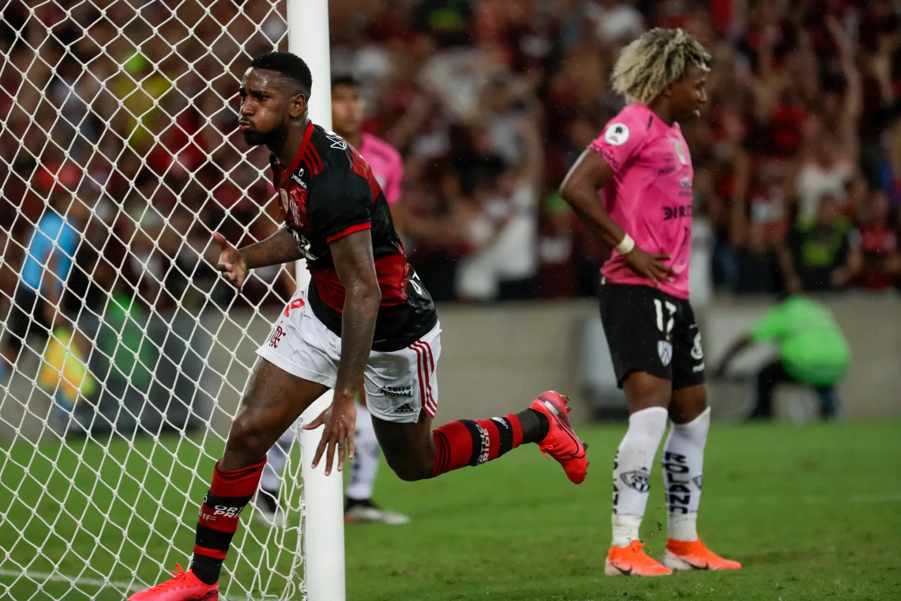 urn-publicid-ap-org-7dfbf65b7e7bad535c8ab72635bd3abaAPTOPIX_Brazil_Ecuador_Soccer_Recopa_72062