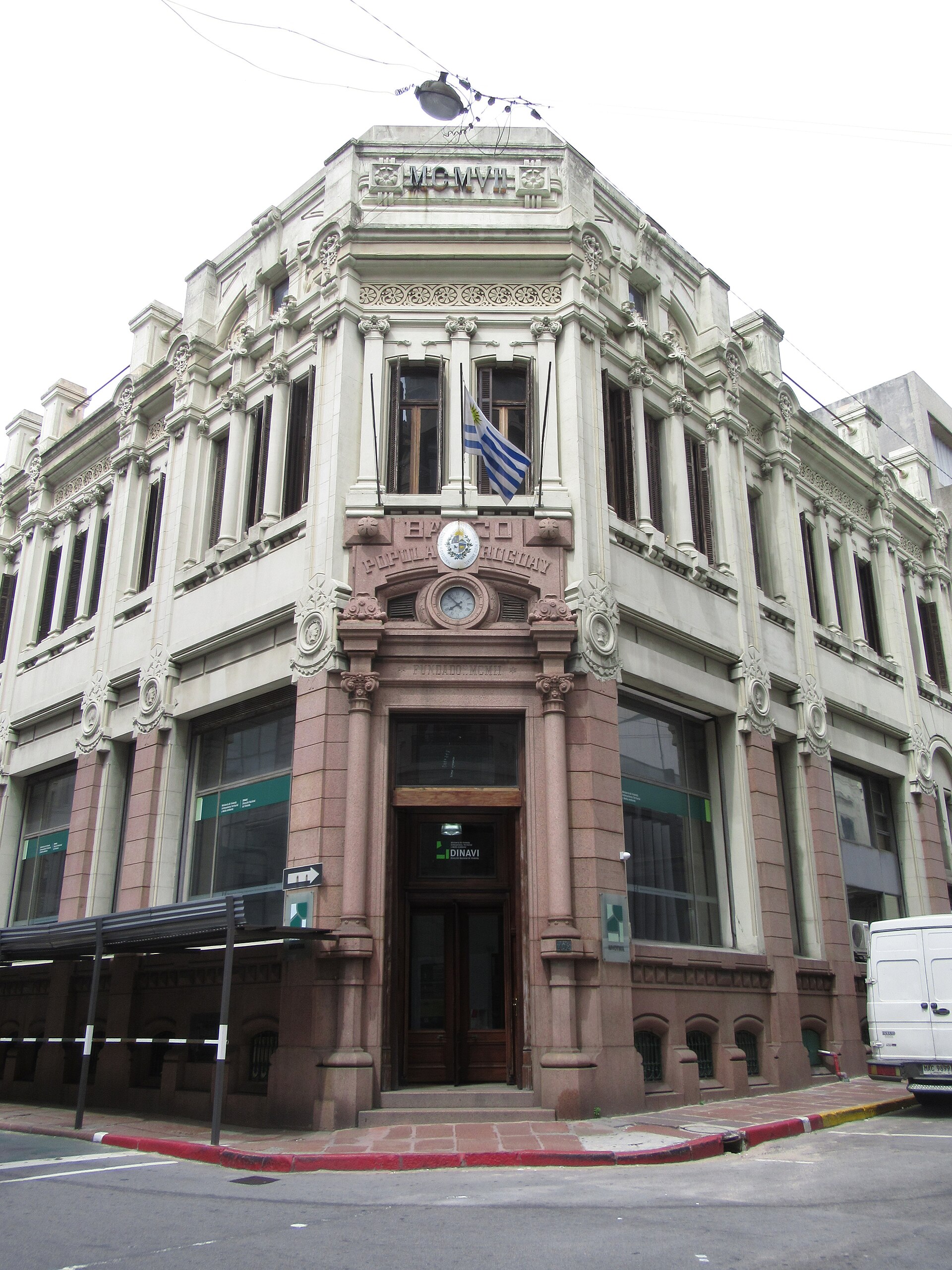 A street corner in the old city of Montevideo