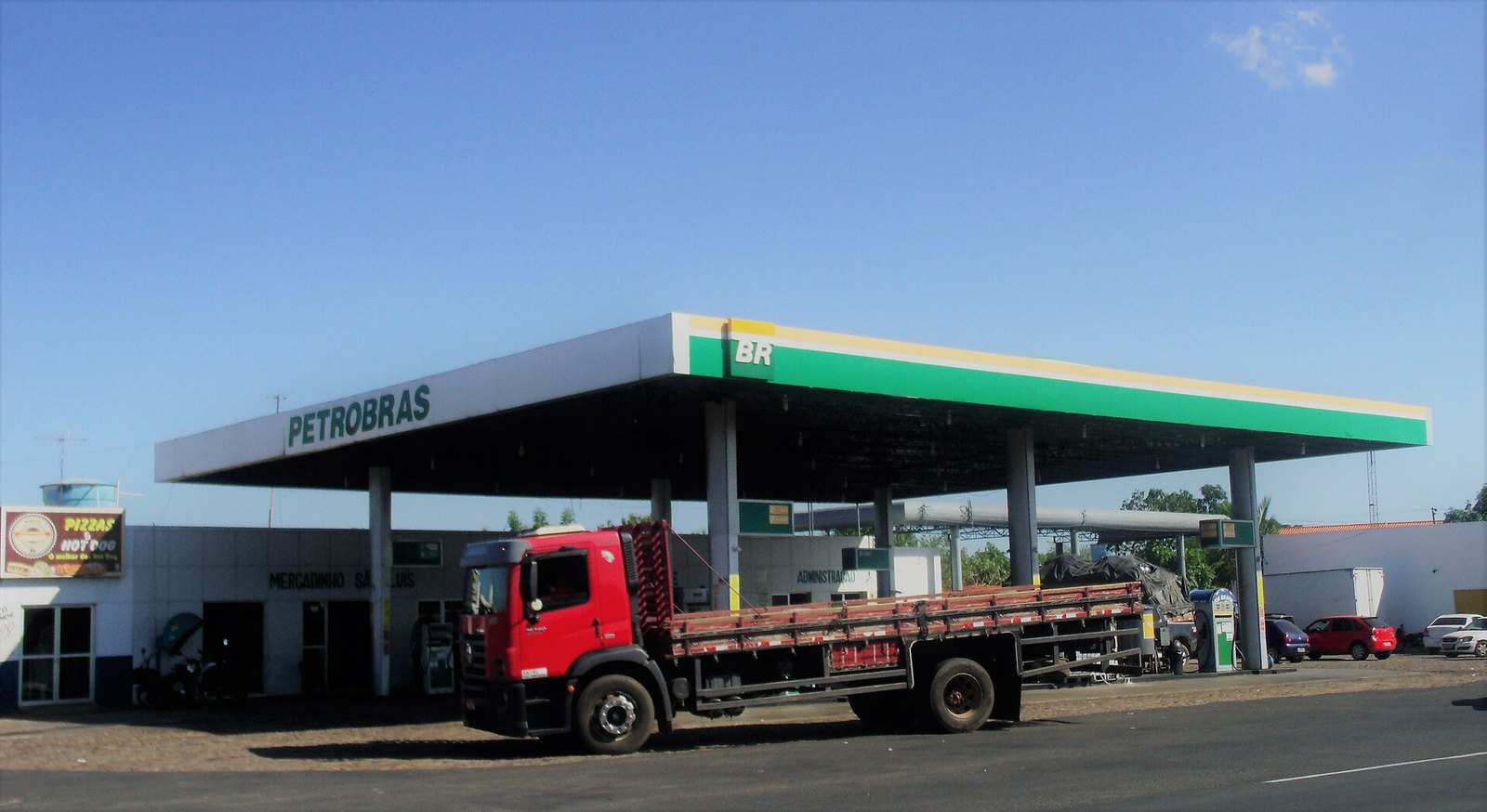 A Petrobras-branded BR fuel station in Brazil