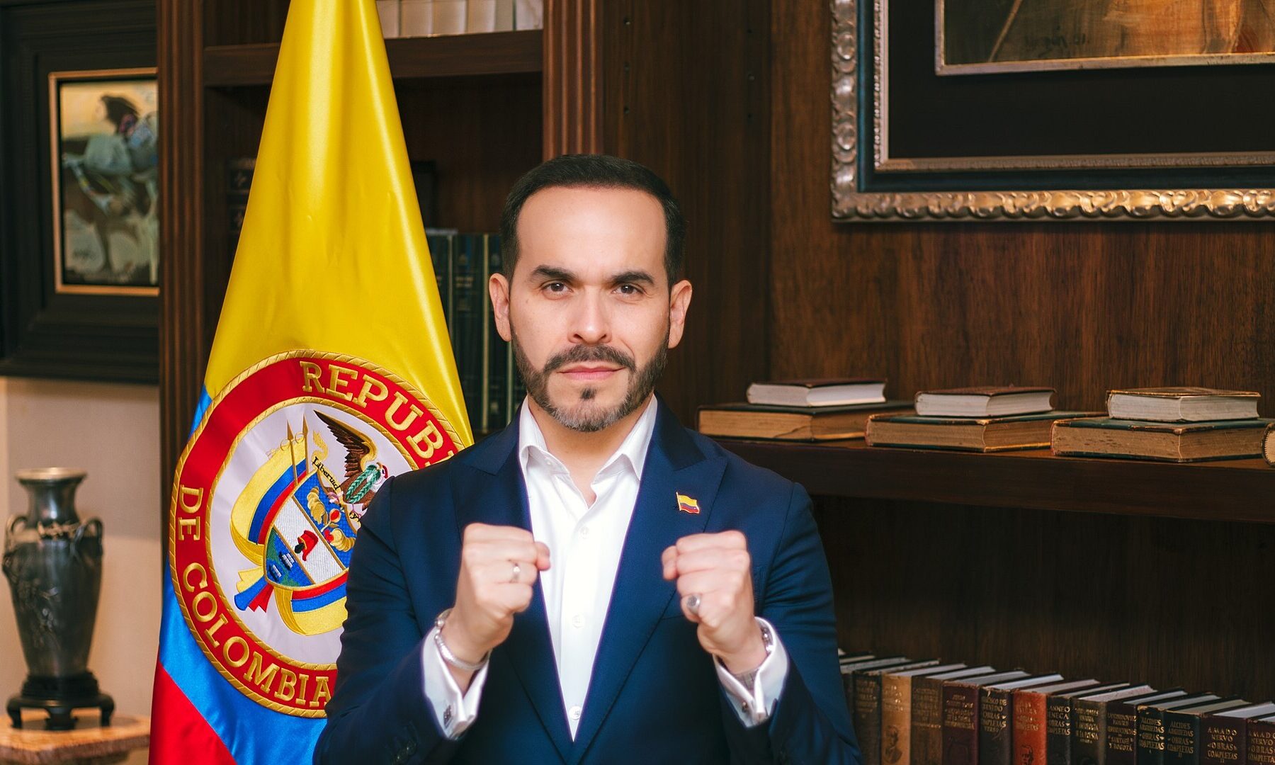 Abelardo de la Espriella, Colombia’s president, in a campaign portrait in front of the Colombian flag in May 2026