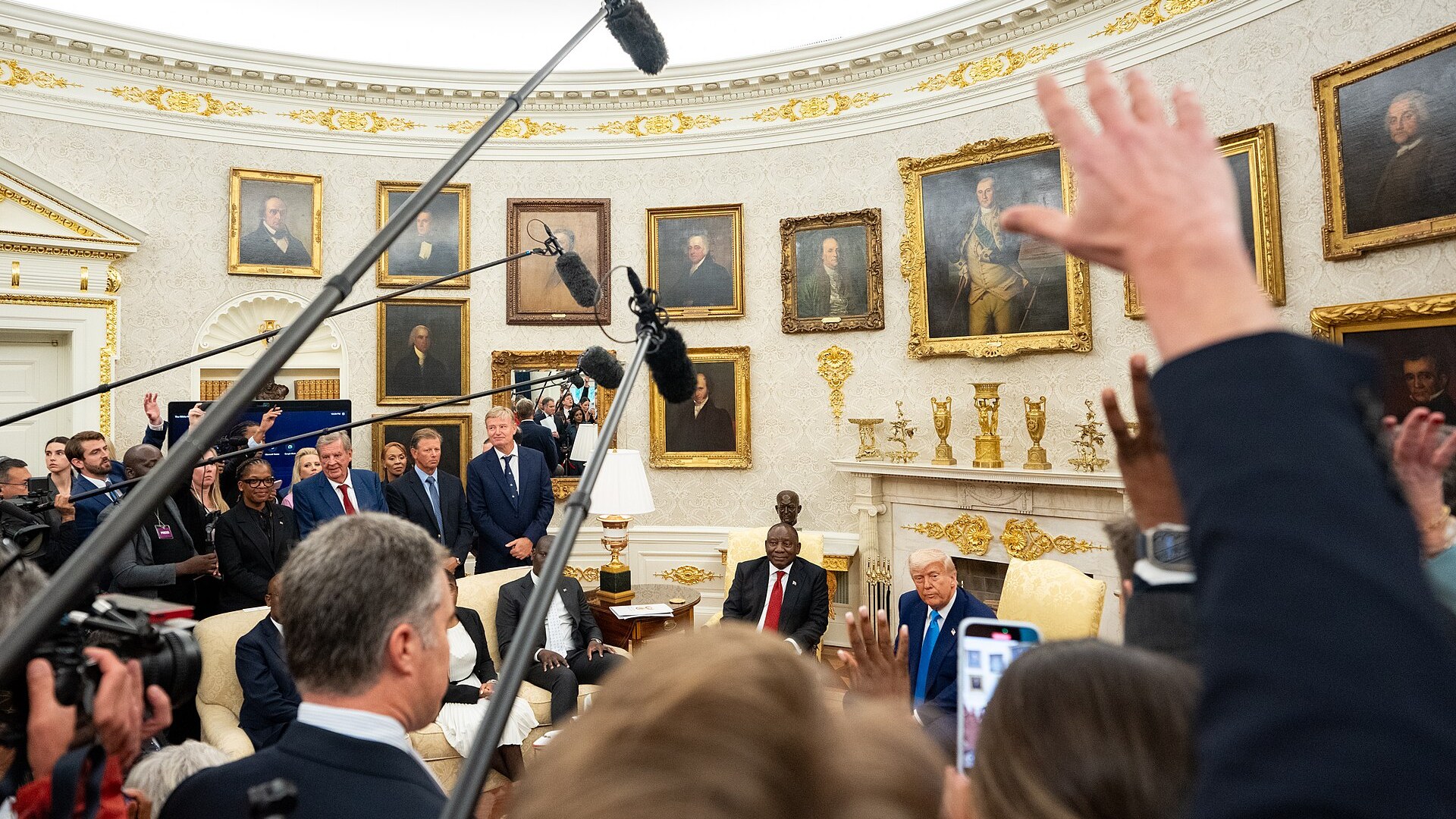 Cyril Ramaphosa and Donald Trump seated in the Oval Office during their May 2025 meeting