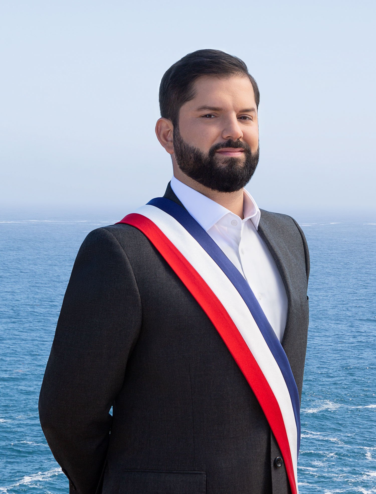 Gabriel Boric official presidential portrait, Chile