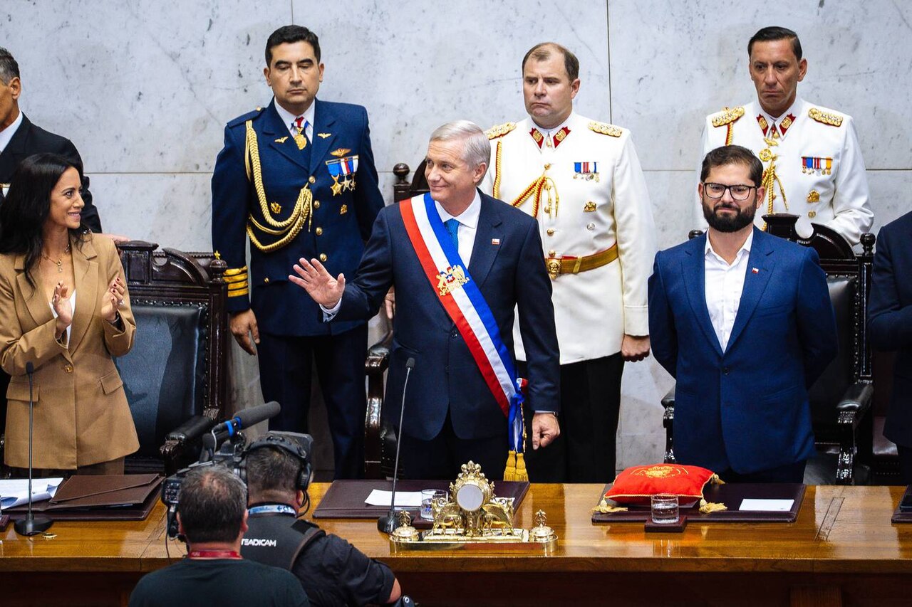 Gabriel Boric hands over to José Antonio Kast at the 2026 change of command in Chile