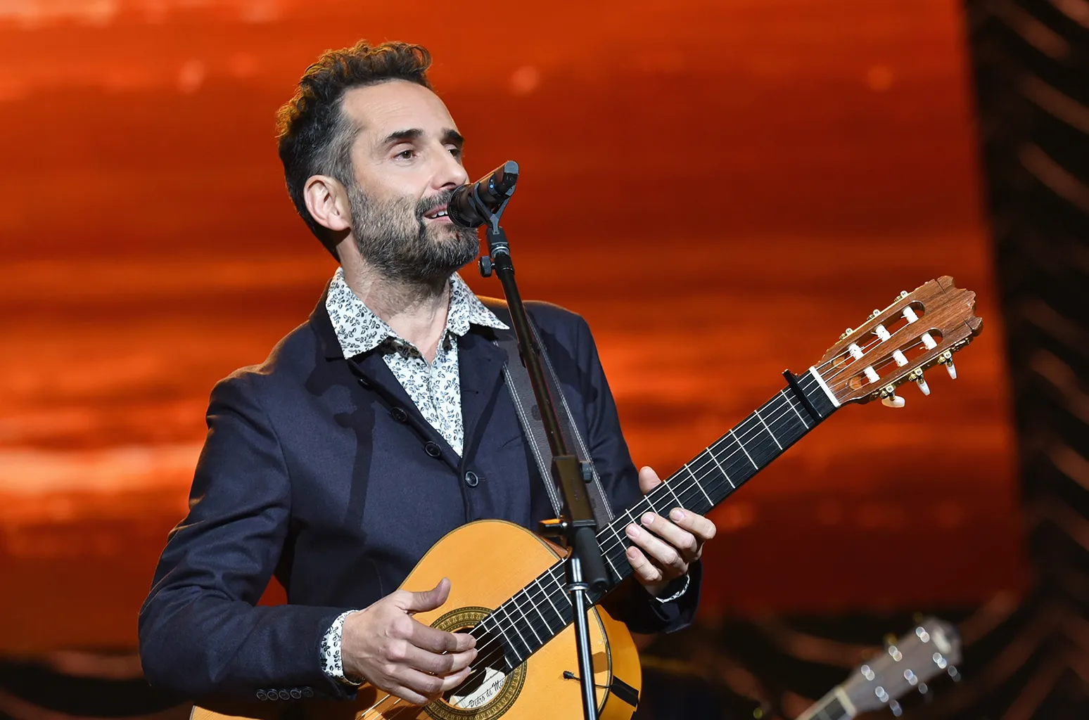 Jorge-Drexler-performance-billboard-1548