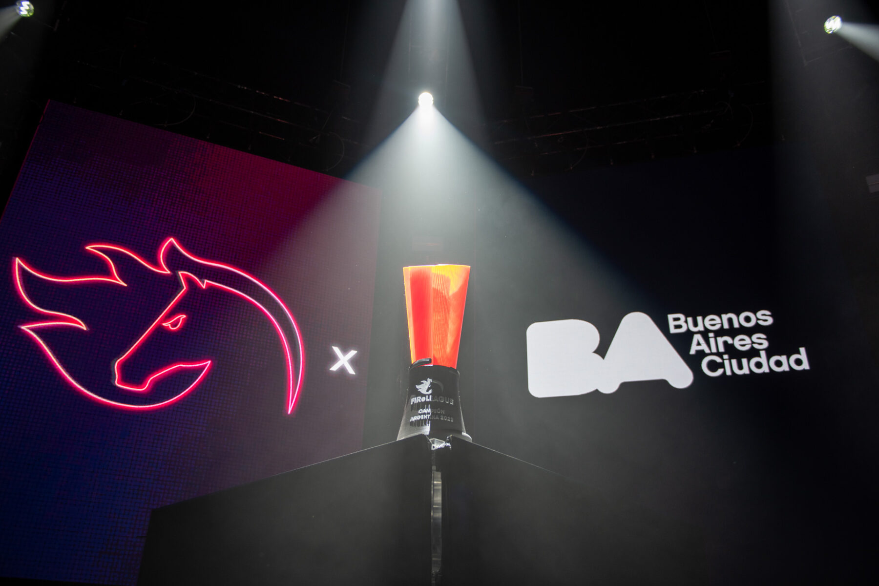 Stage lighting at an event at Movistar Arena in Buenos Aires