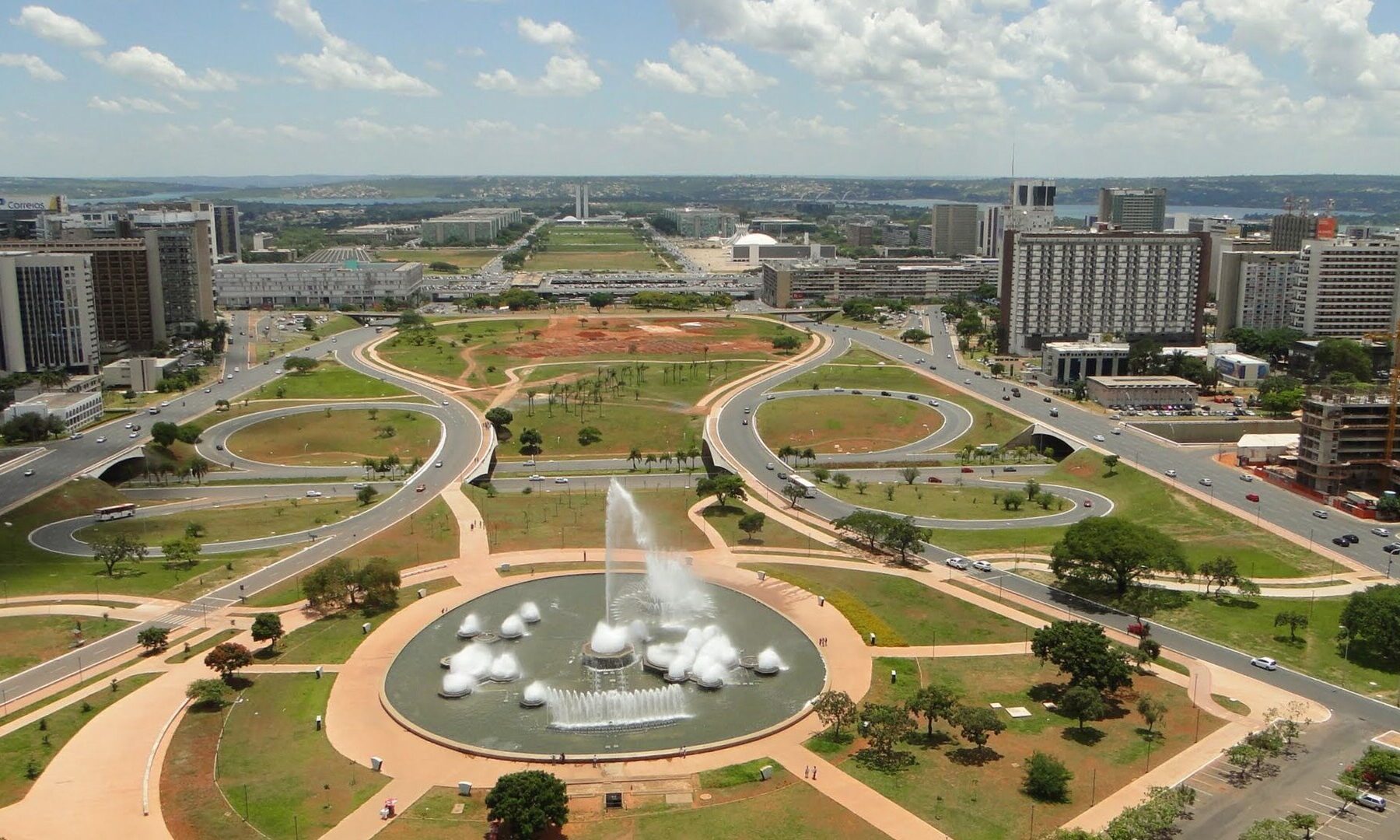 Aerial view of Brasília's Monumental Axis and a fountain, seen from the TV tower