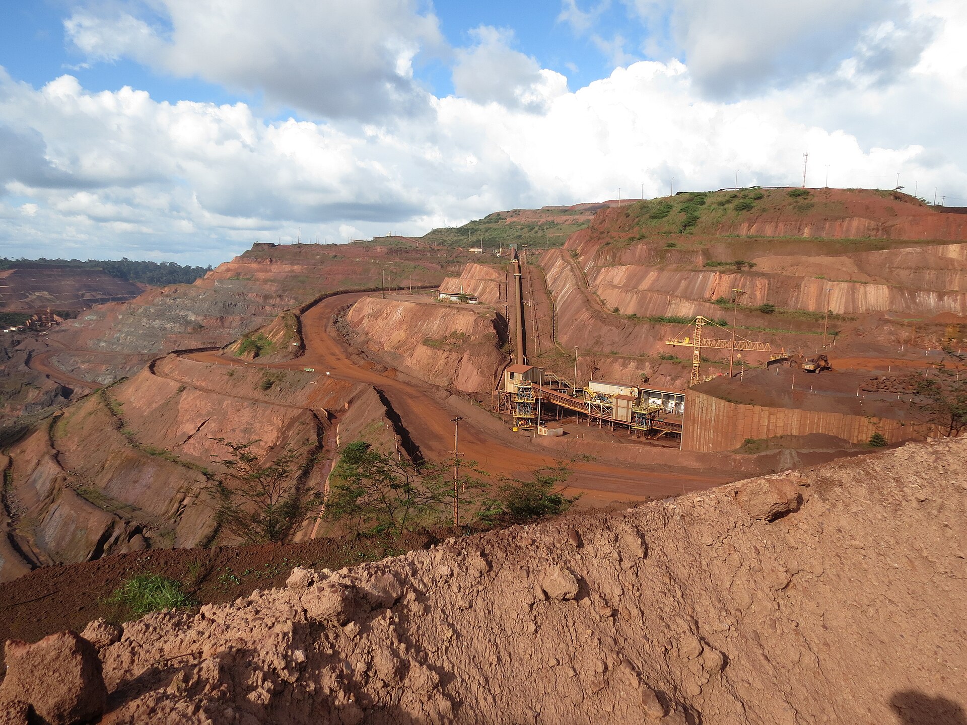 An open-pit iron ore mine at Serra N1 in the Carajás mining district, Pará state, Brazil