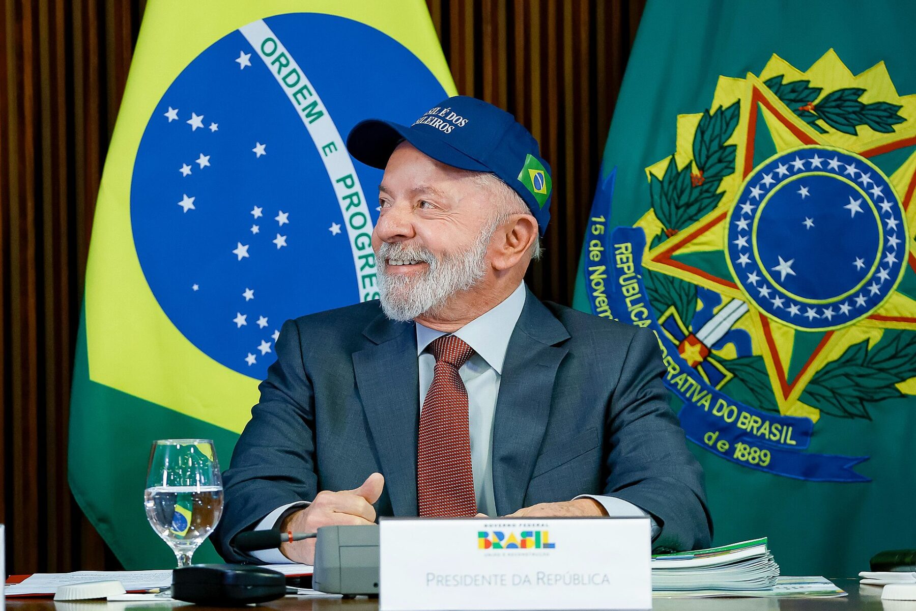 President Lula seated at a ministerial meeting in the Planalto Palace, Brasília