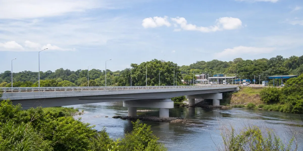 bukele_opens_bridge_to_guatemala_for_32_1792057064596
