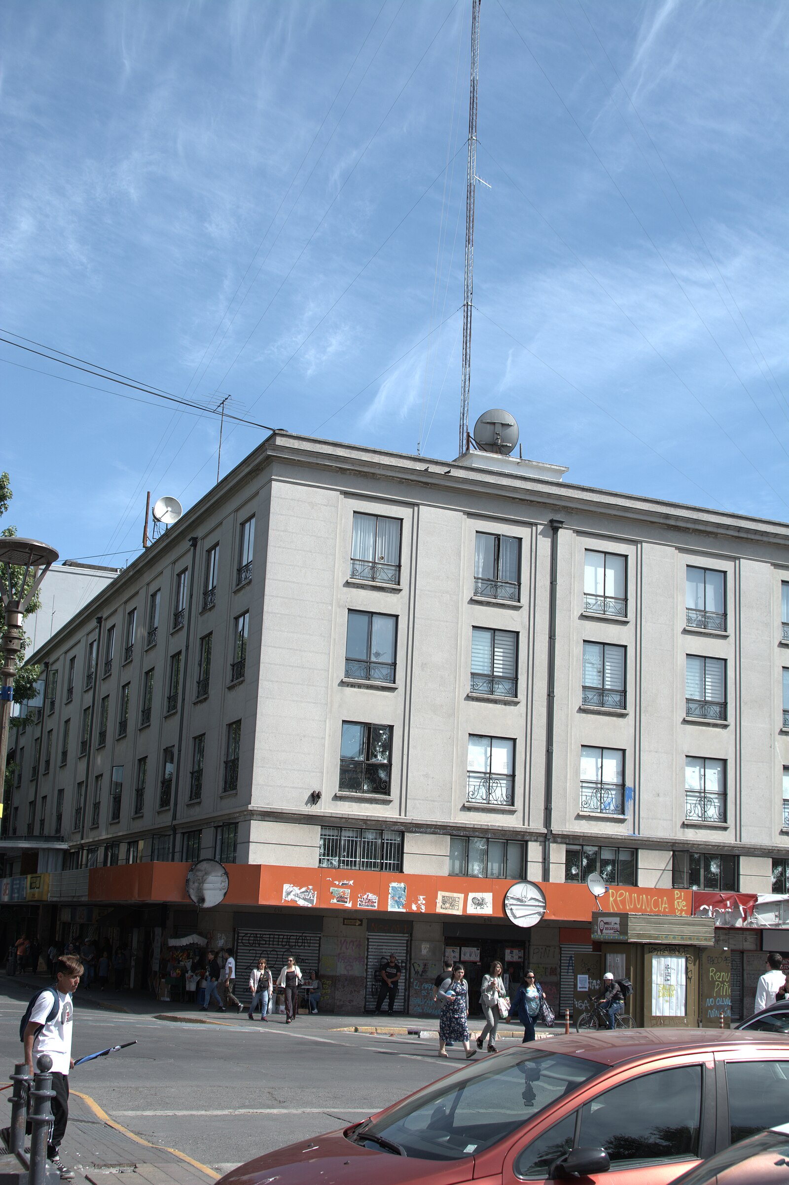 Chile media: the Radio Biobío building and its antenna mast in Concepción