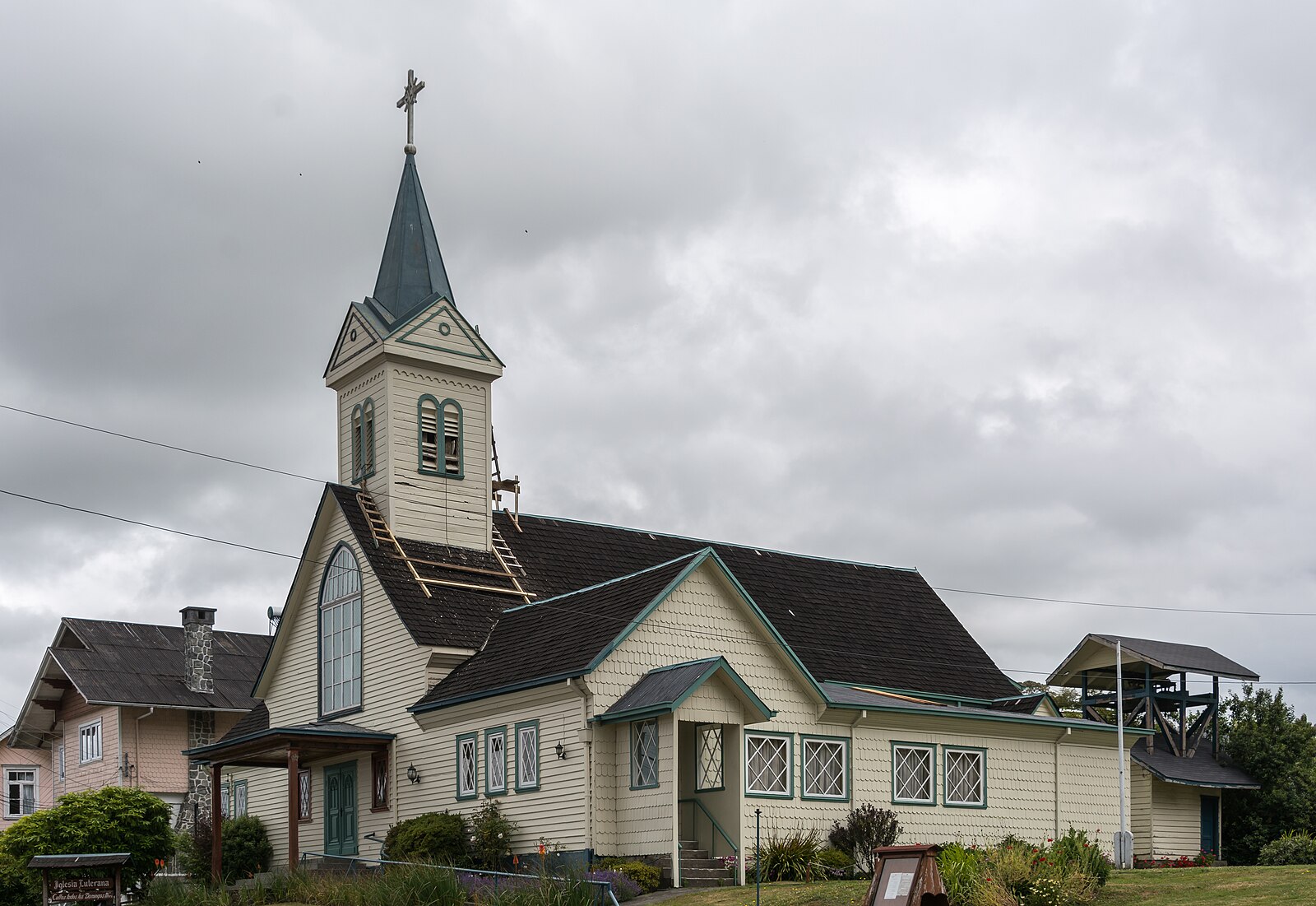 Chile population history: the Lutheran church in Frutillar, a town shaped by German settlers