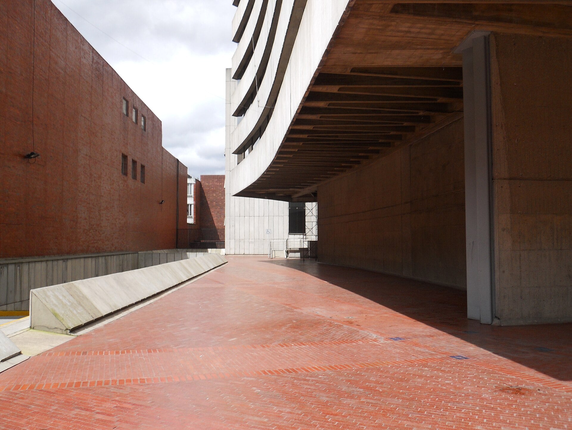 Rear courtyard of the Procuraduría General de la Nación building in Bogotá