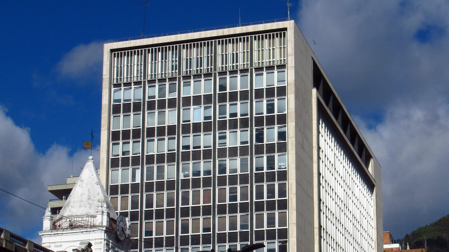 Colombia's 12.25% Rate Faces 30 Oct Vote