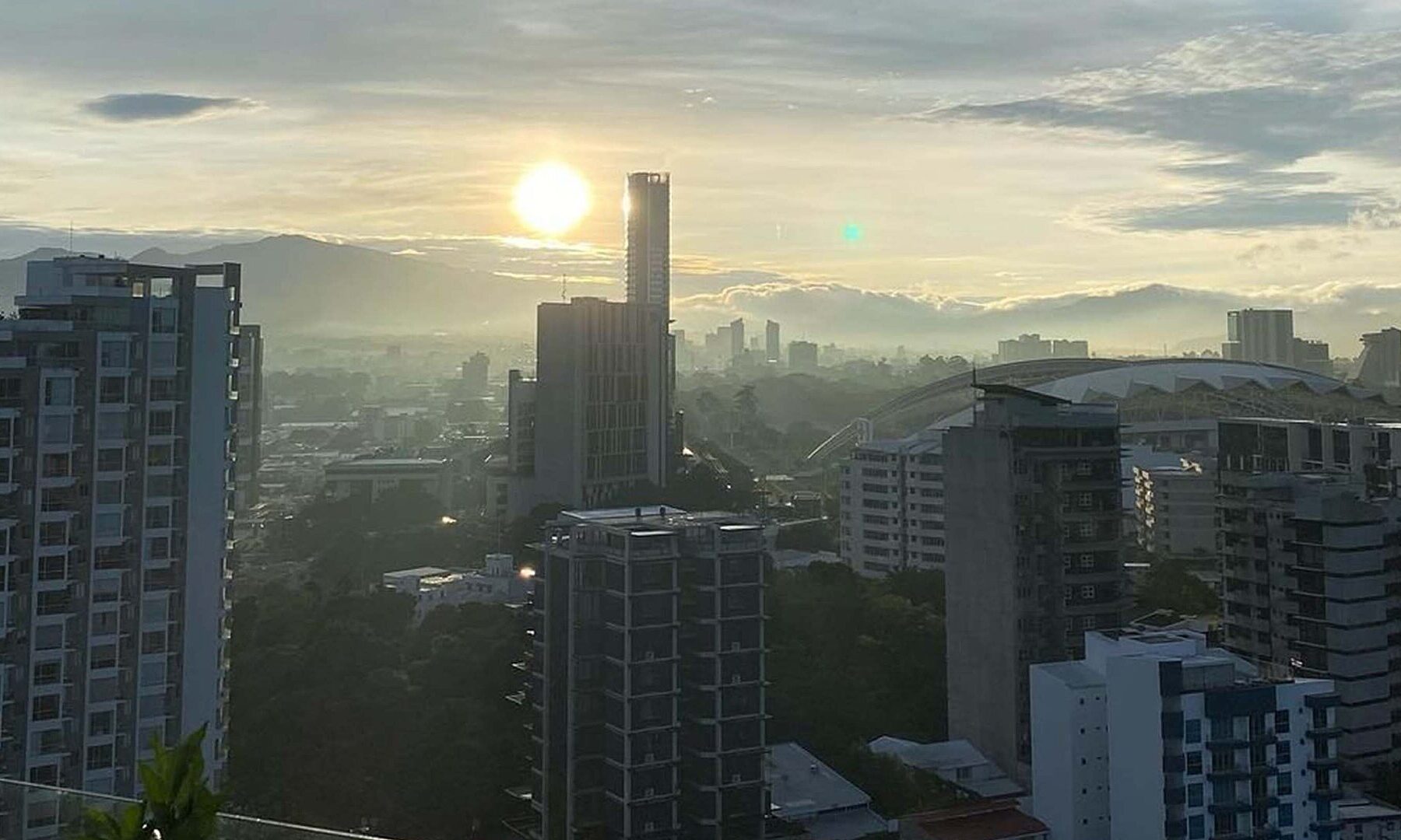 Skyline of San José, the capital of Costa Rica, at sunrise