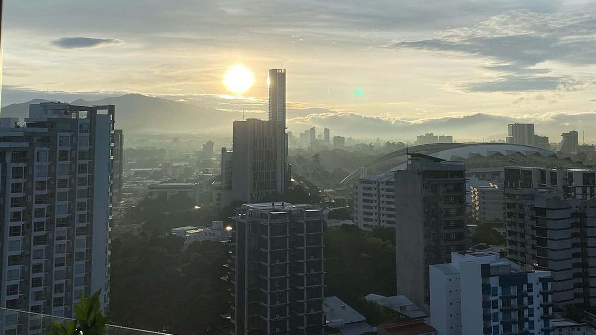 Skyline of San José, the capital of Costa Rica, at sunrise